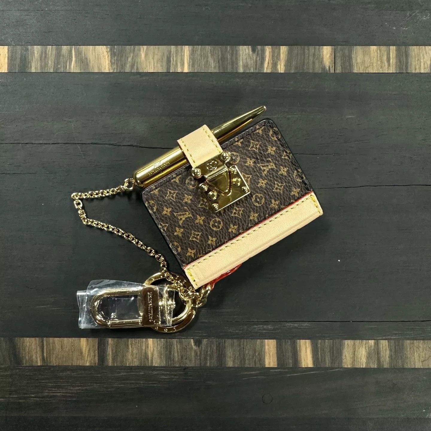 Louis Vuitton Louis Vuitton Accessory M Men Size ONE SIZE - 3 Thumbnail