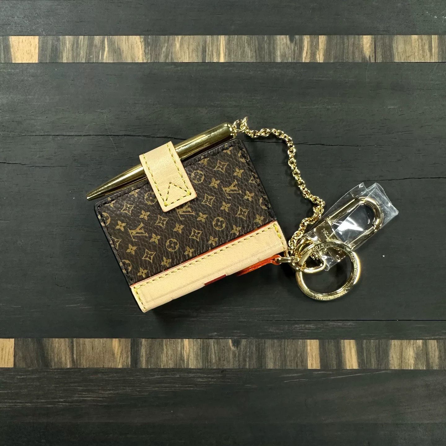 Louis Vuitton Louis Vuitton Accessory M Men Size ONE SIZE - 4 Thumbnail