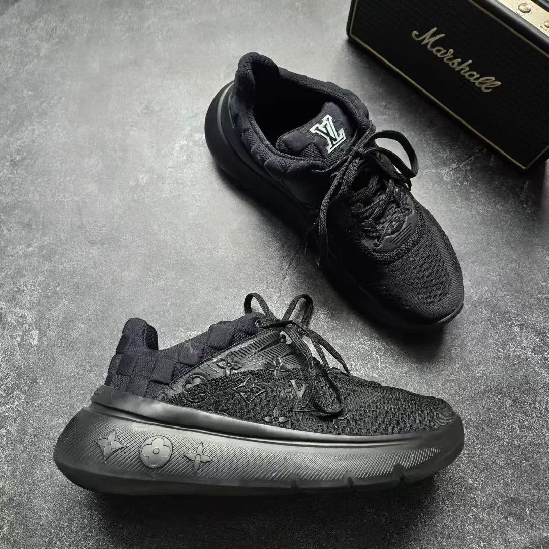 Louis Vuitton Louis Vuitton Black Lowtop Sneakers 41 Men Size US 8.5 / EU 41-42 - 5 Thumbnail