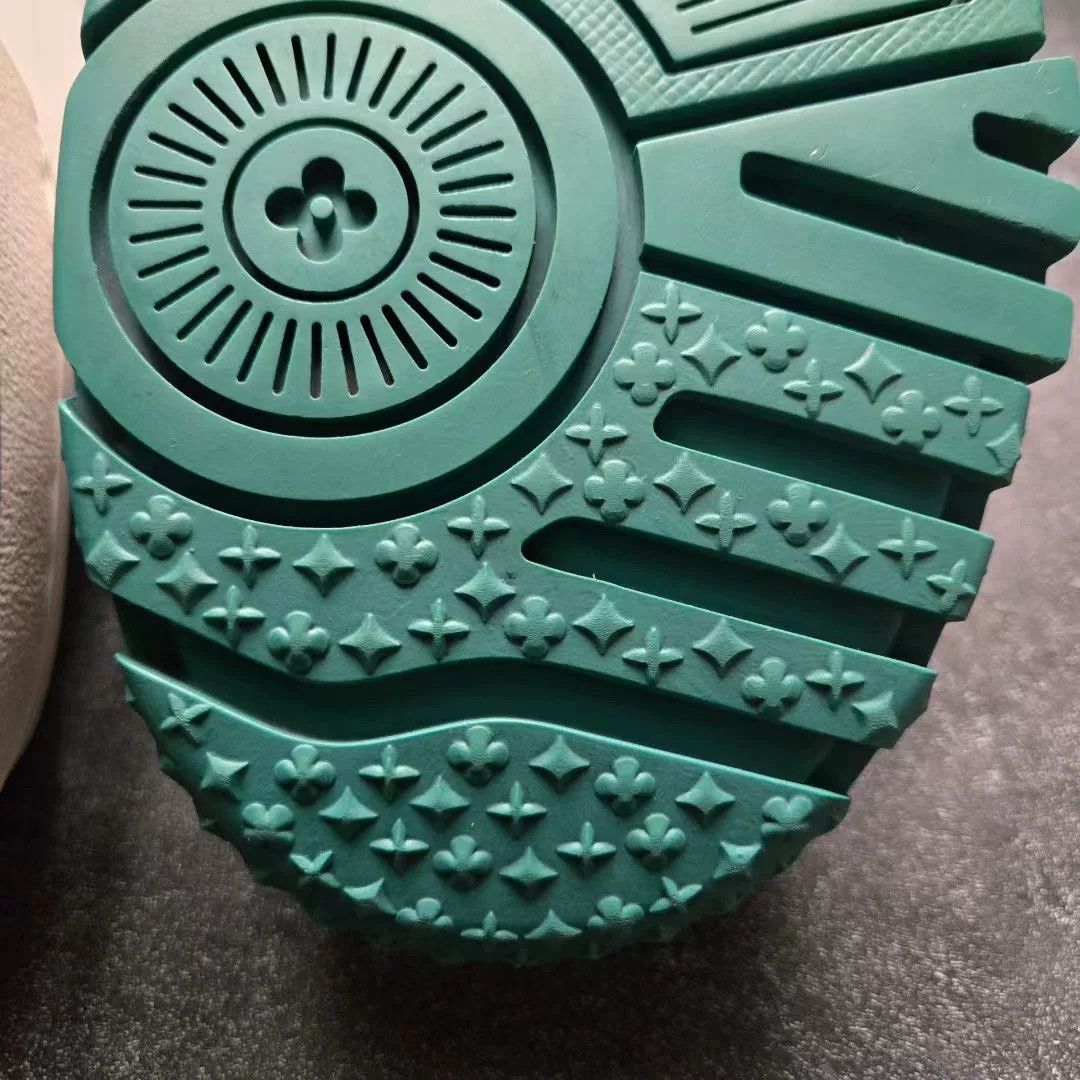 Louis Vuitton Louis Vuitton Training Green Lowtop Sneakers 41 Men Size US 8.5 / EU 41-42 - 8 Thumbnail