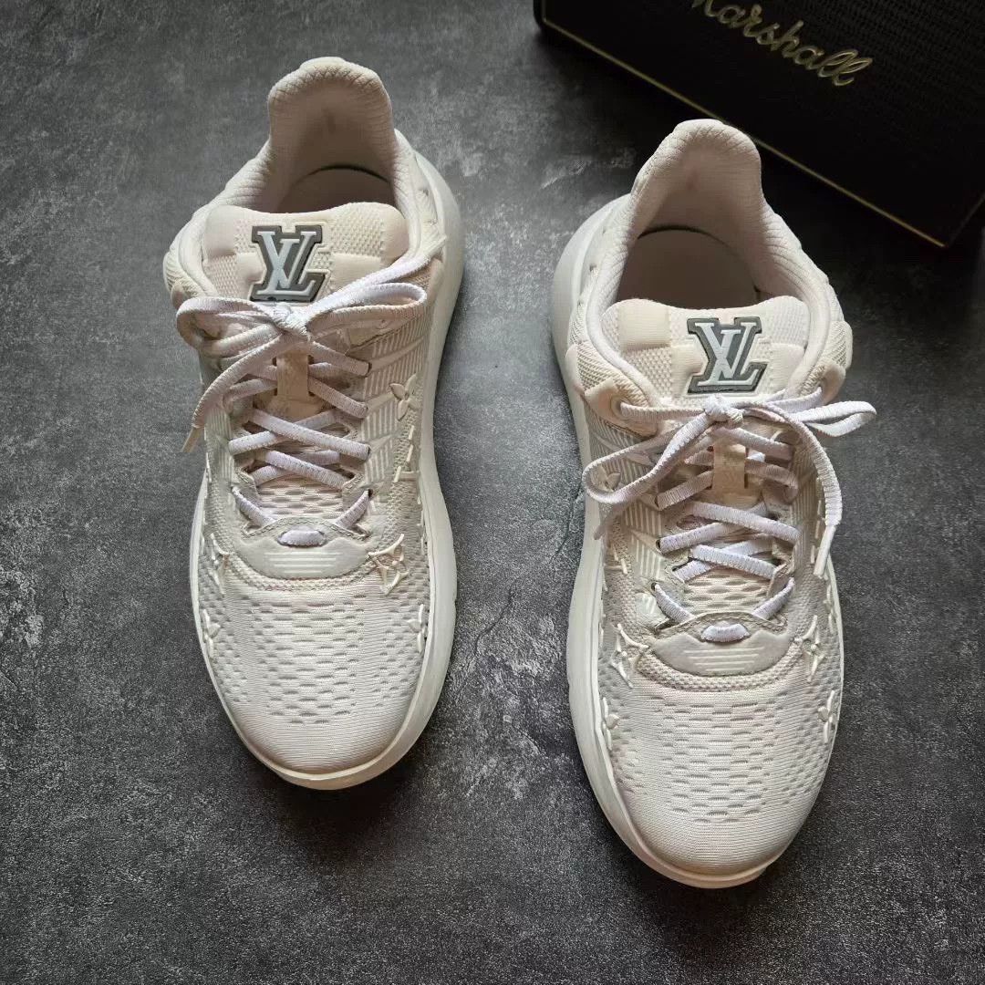 Louis Vuitton Louis Vuitton White Lowtop Sneakers 39 Men Size US 6.5 / EU 39-40 - 3 Thumbnail