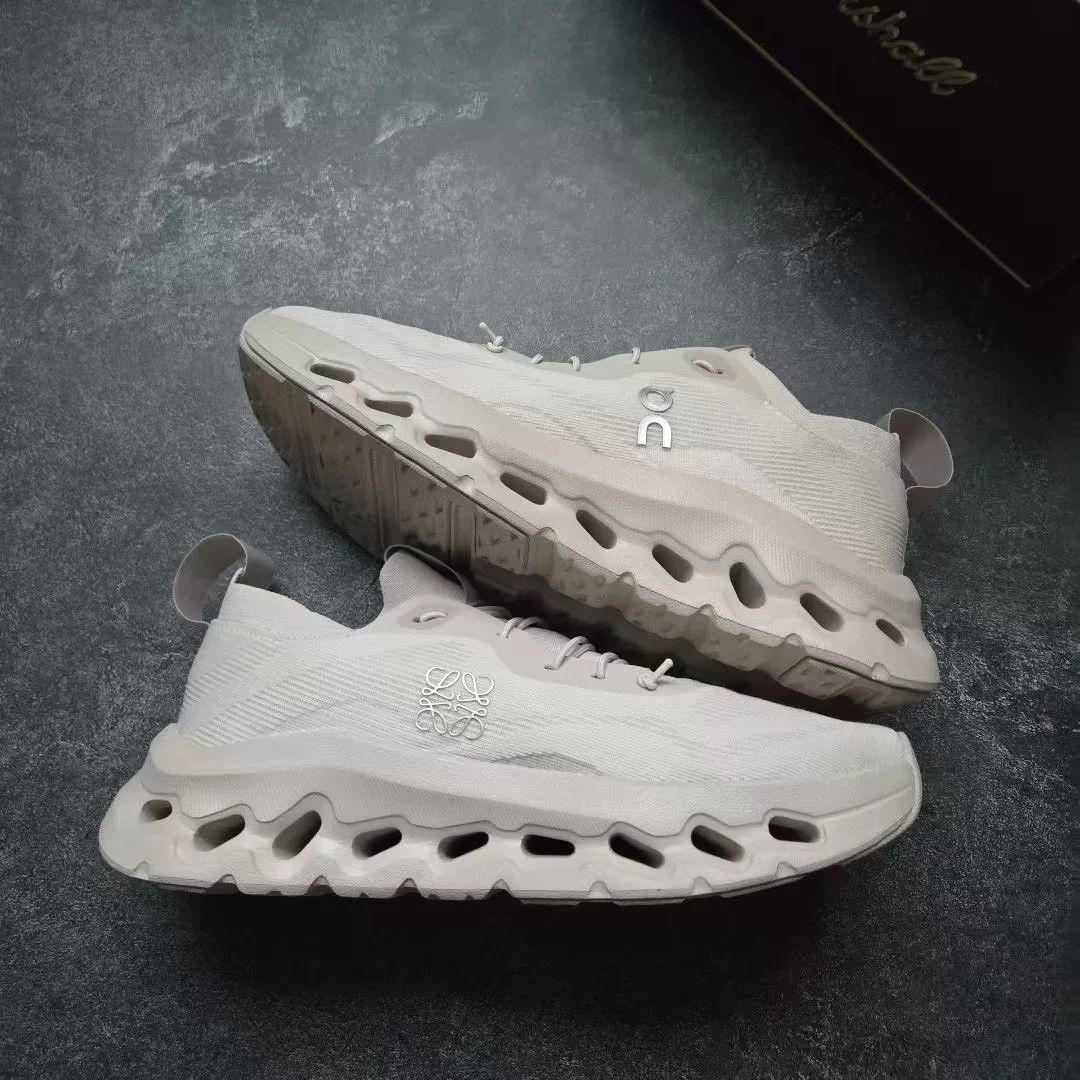 Loewe Loewe Collab Beige Lowtop Sneakers 38 Men Size US 6 / EU 39 - 2 Thumbnail