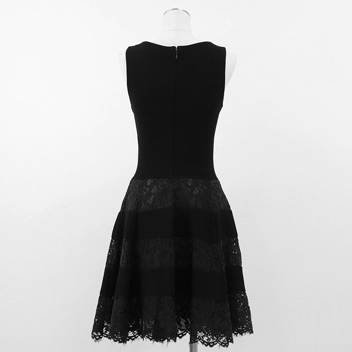 Valentino Valentino Valentino Rib Knit Flower Lace Dress Textile Dresses DUTY FREE for USA Size ONE SIZE - 2 Thumbnail