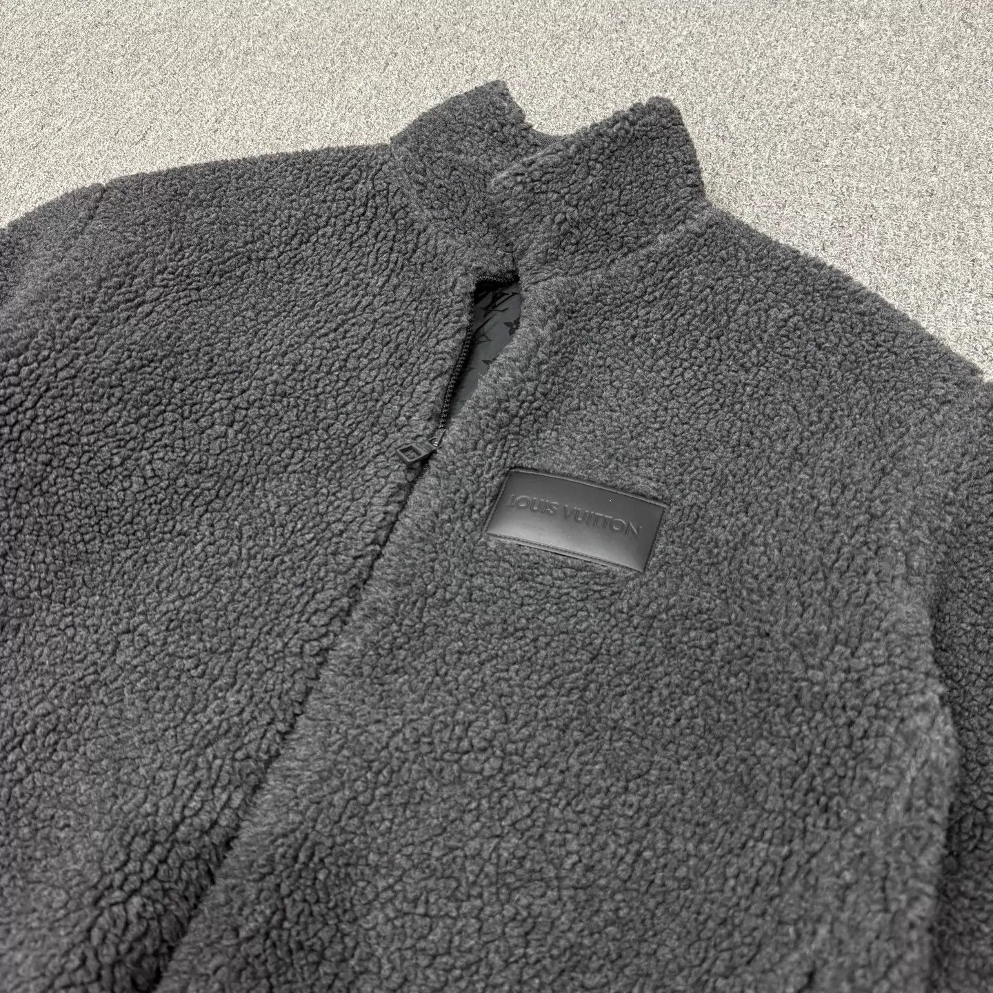 Louis Vuitton Gray Fuzzy Zip-Up Bomber Jacket Size L Size US L / EU 52-54 / 3 - 3 Thumbnail