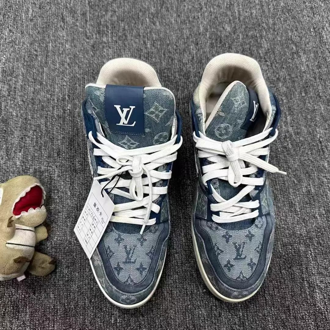 Louis Vuitton Blue Low-Top Sneakers with Pattern Size US 9.5 / EU 42-43 - 4 Thumbnail