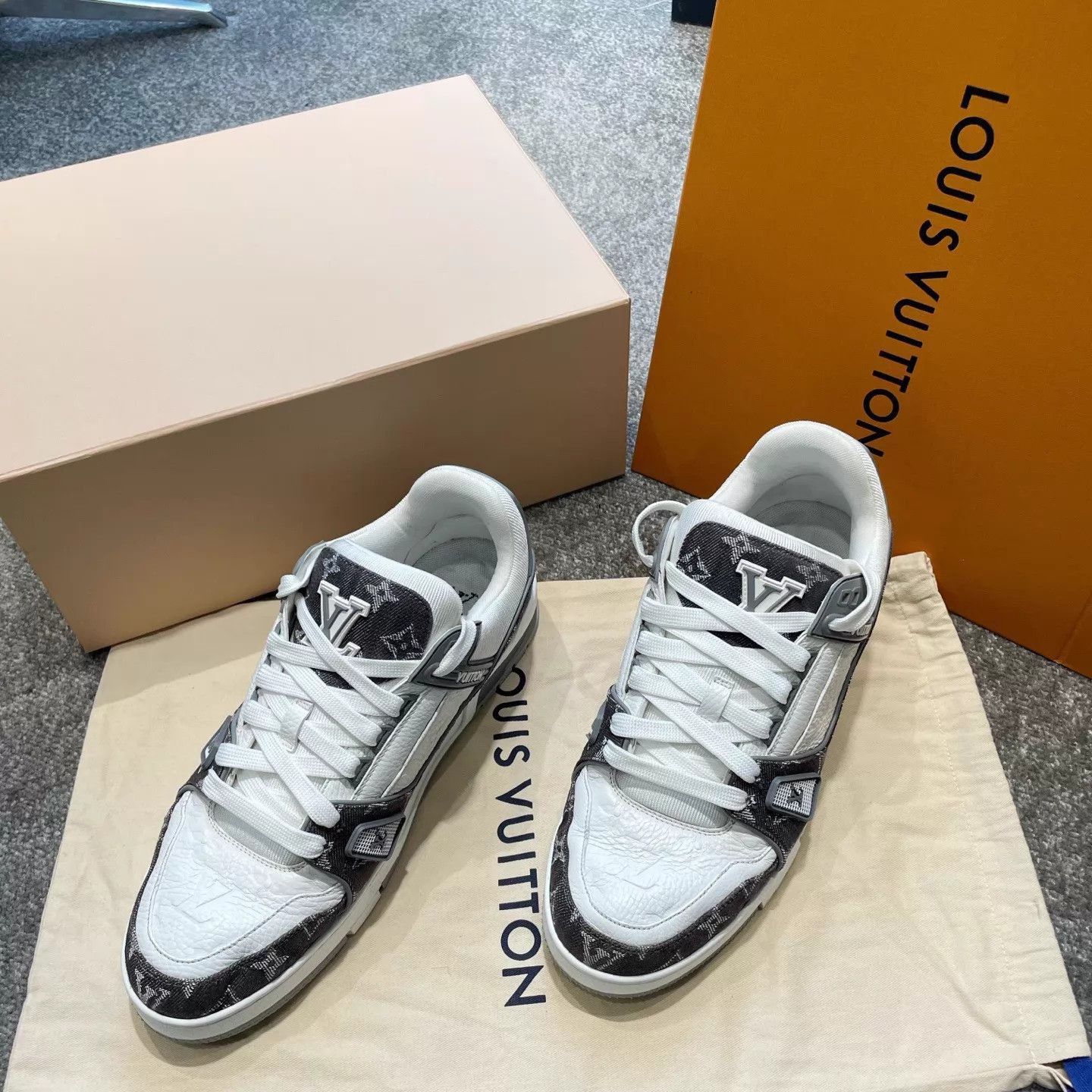 Louis Vuitton Gray High-Top Sneakers Size 10 Size US 10 / EU 43 - 2 Thumbnail