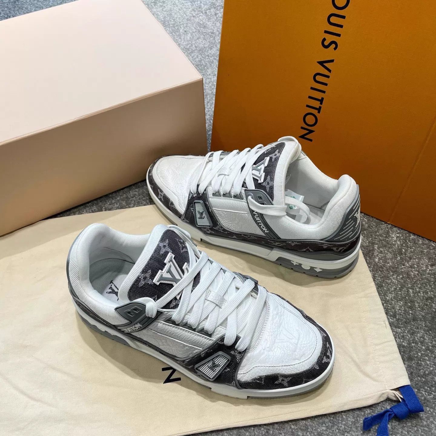 Louis Vuitton Gray High-Top Sneakers Size 10 Size US 10 / EU 43 - 3 Thumbnail