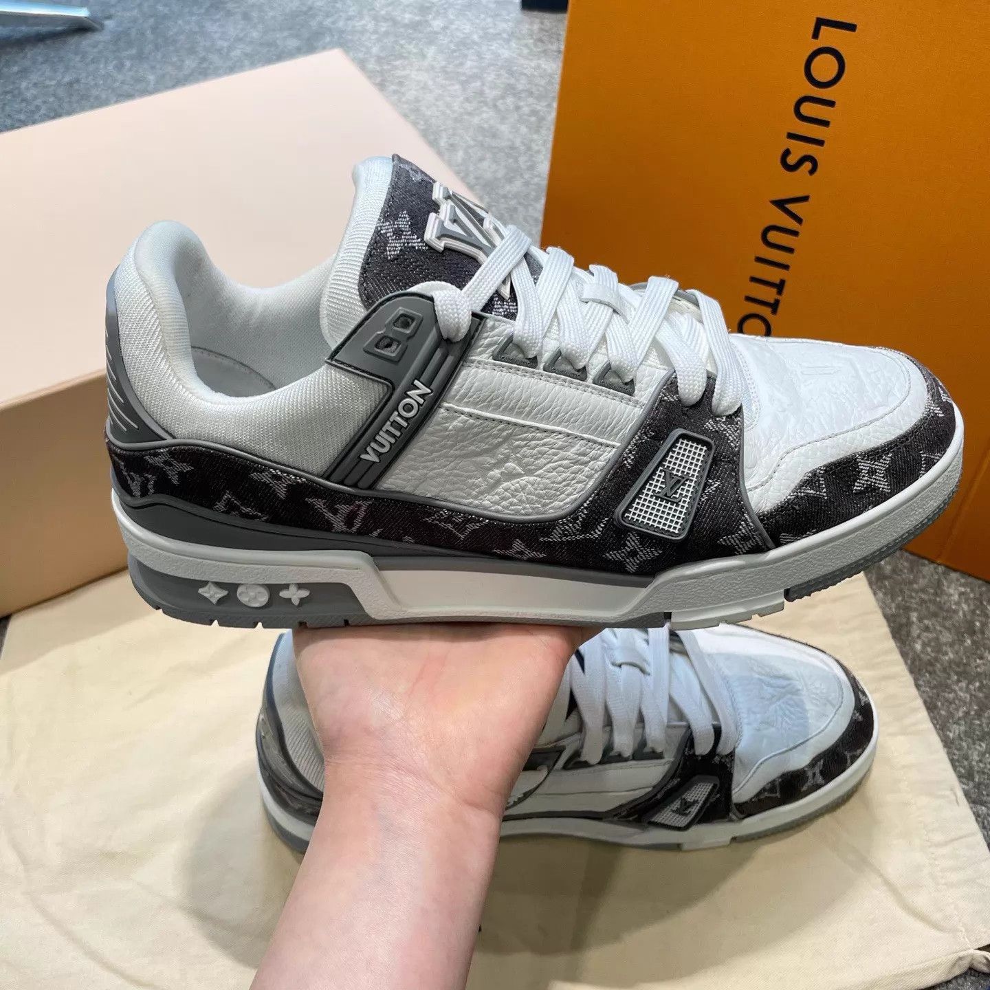 Louis Vuitton Gray High-Top Sneakers Size 10 Size US 10 / EU 43 - 4 Thumbnail