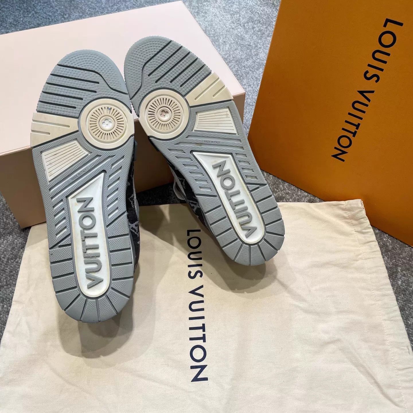 Louis Vuitton Gray High-Top Sneakers Size 10 Size US 10 / EU 43 - 6 Thumbnail