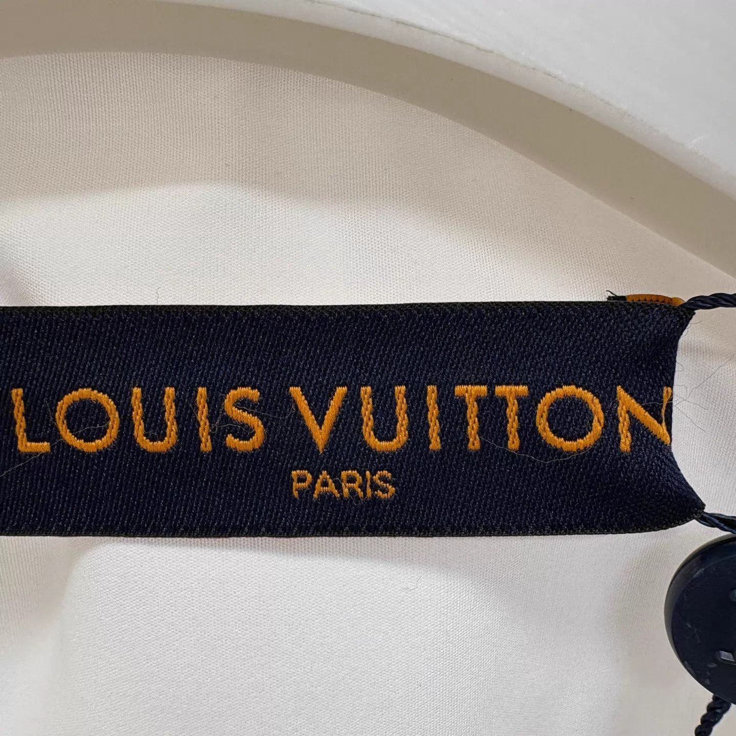 Louis Vuitton White Short Sleeve Button-Up Shirt with Graphic Size US S / EU 44-46 / 1 - 5 Thumbnail