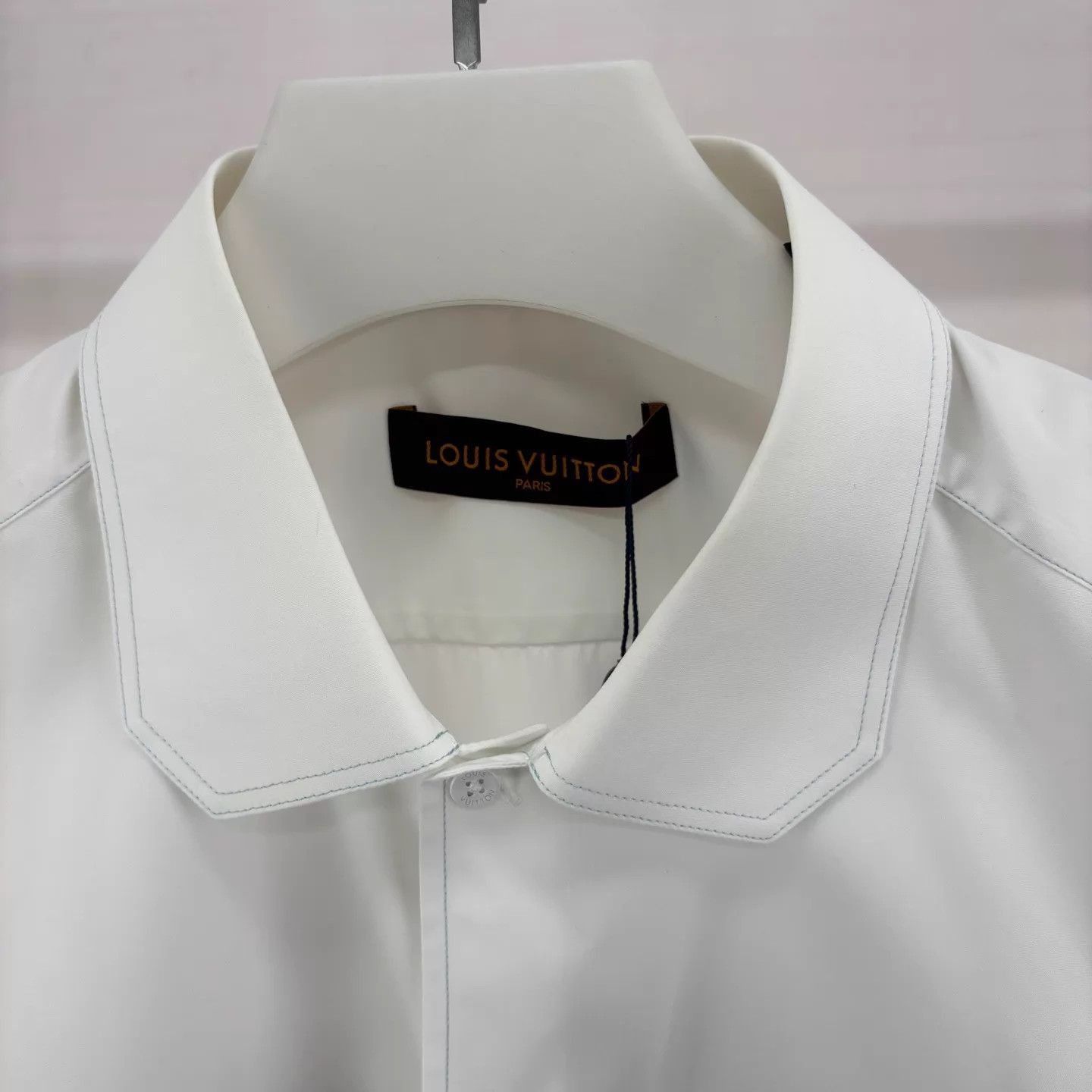 Louis Vuitton White Short Sleeve Button-Up Shirt with Graphic Size US S / EU 44-46 / 1 - 3 Thumbnail