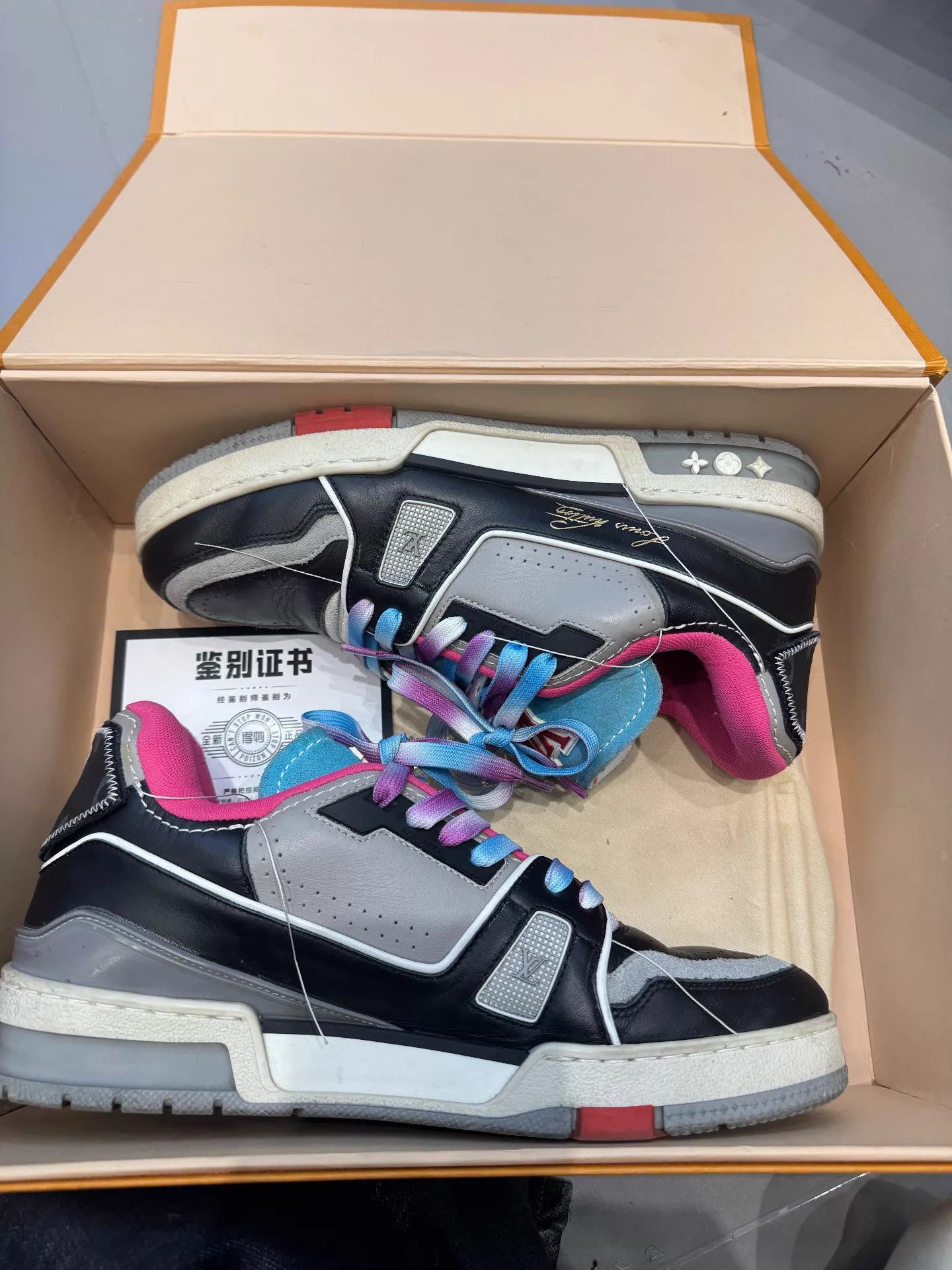 Louis Vuitton Multi Color Low-Top Sneakers Size 9 Size US 9 / EU 42 - 2 Thumbnail