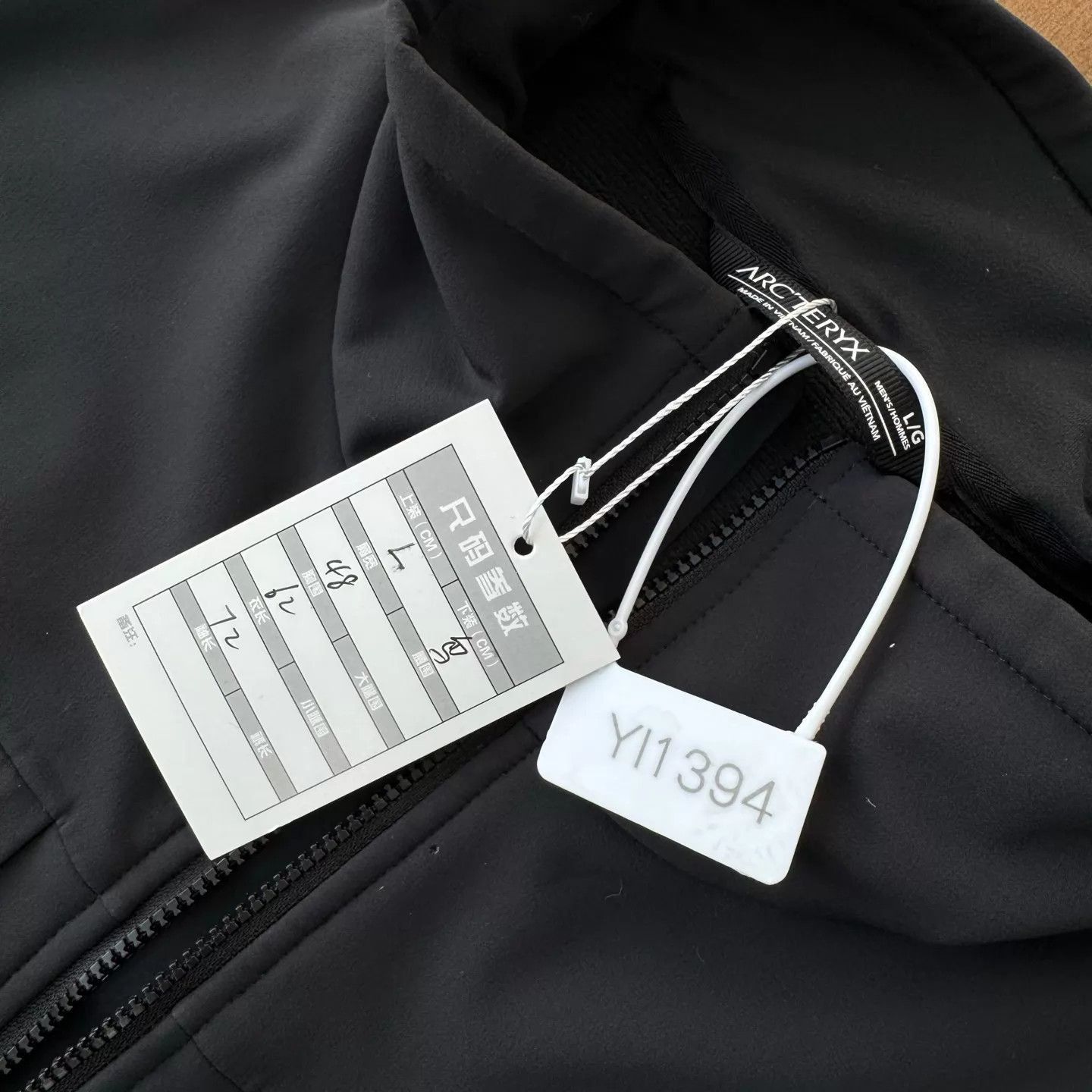 Arc'teryx Black Lightweight Zip-Up Jacket Size L Size US L / EU 52-54 / 3 - 9 Thumbnail