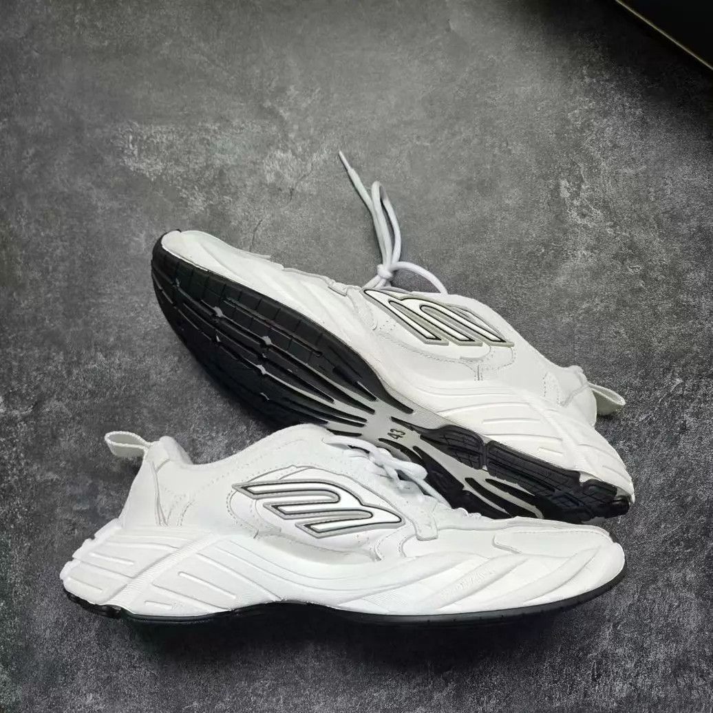 Balenciaga White Chunky Low-Top Sneakers Size 9 Size US 9 / EU 42 - 9 Thumbnail