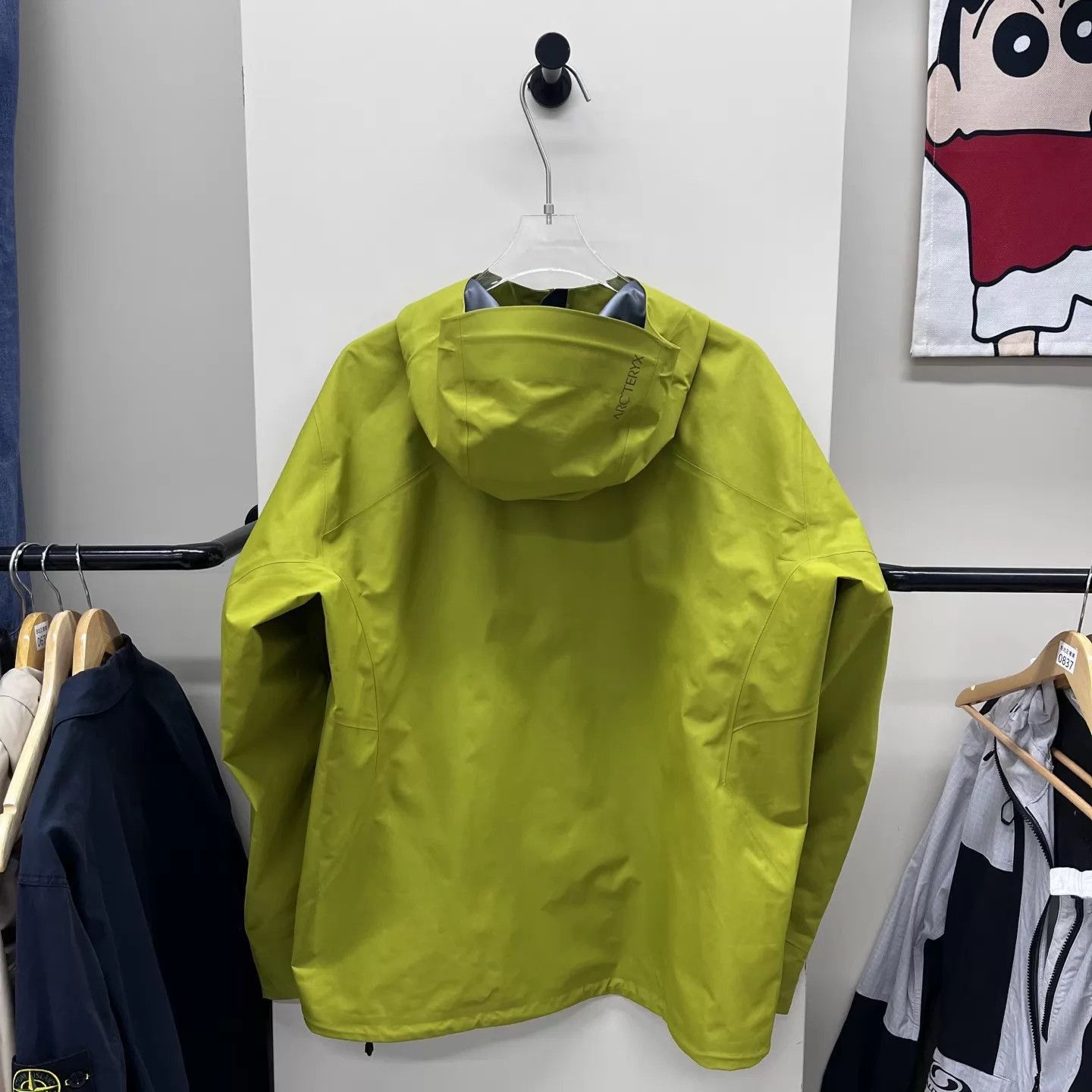 Arc'teryx Green Hooded Light Jacket - Size L Size US L / EU 52-54 / 3 - 4 Thumbnail