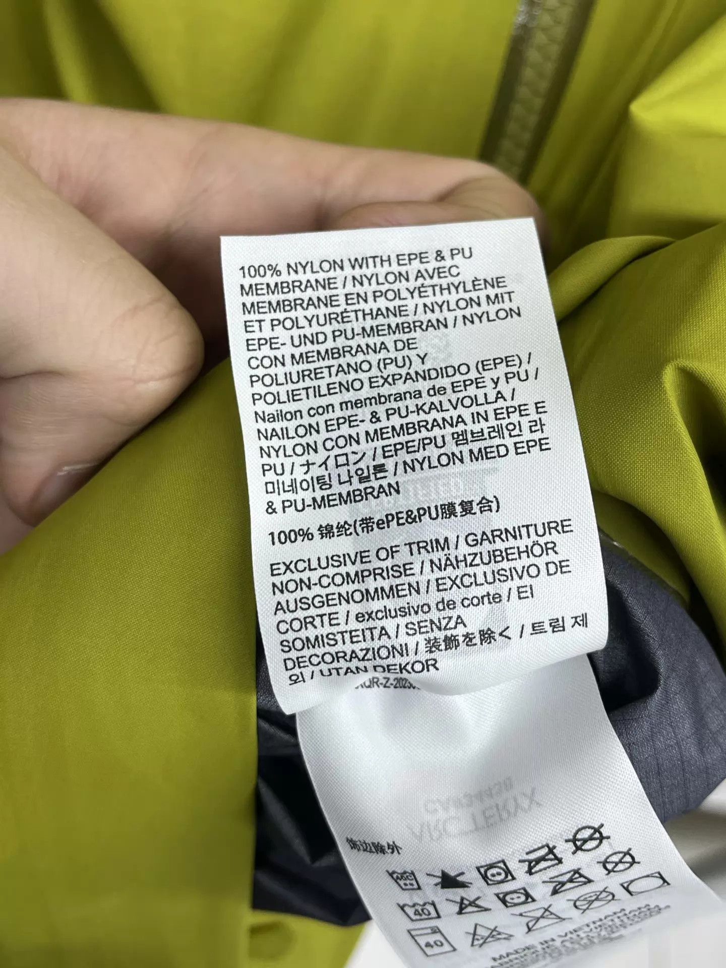 Arc'teryx Green Hooded Light Jacket - Size L Size US L / EU 52-54 / 3 - 7 Thumbnail
