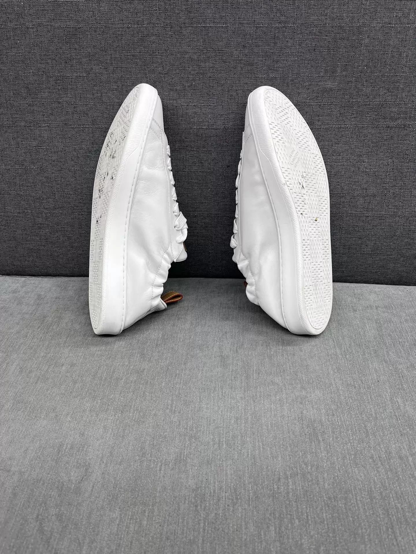 Louis Vuitton White Low-Top Leather Sneakers Size 10 Size US 10 / EU 43 - 5 Thumbnail