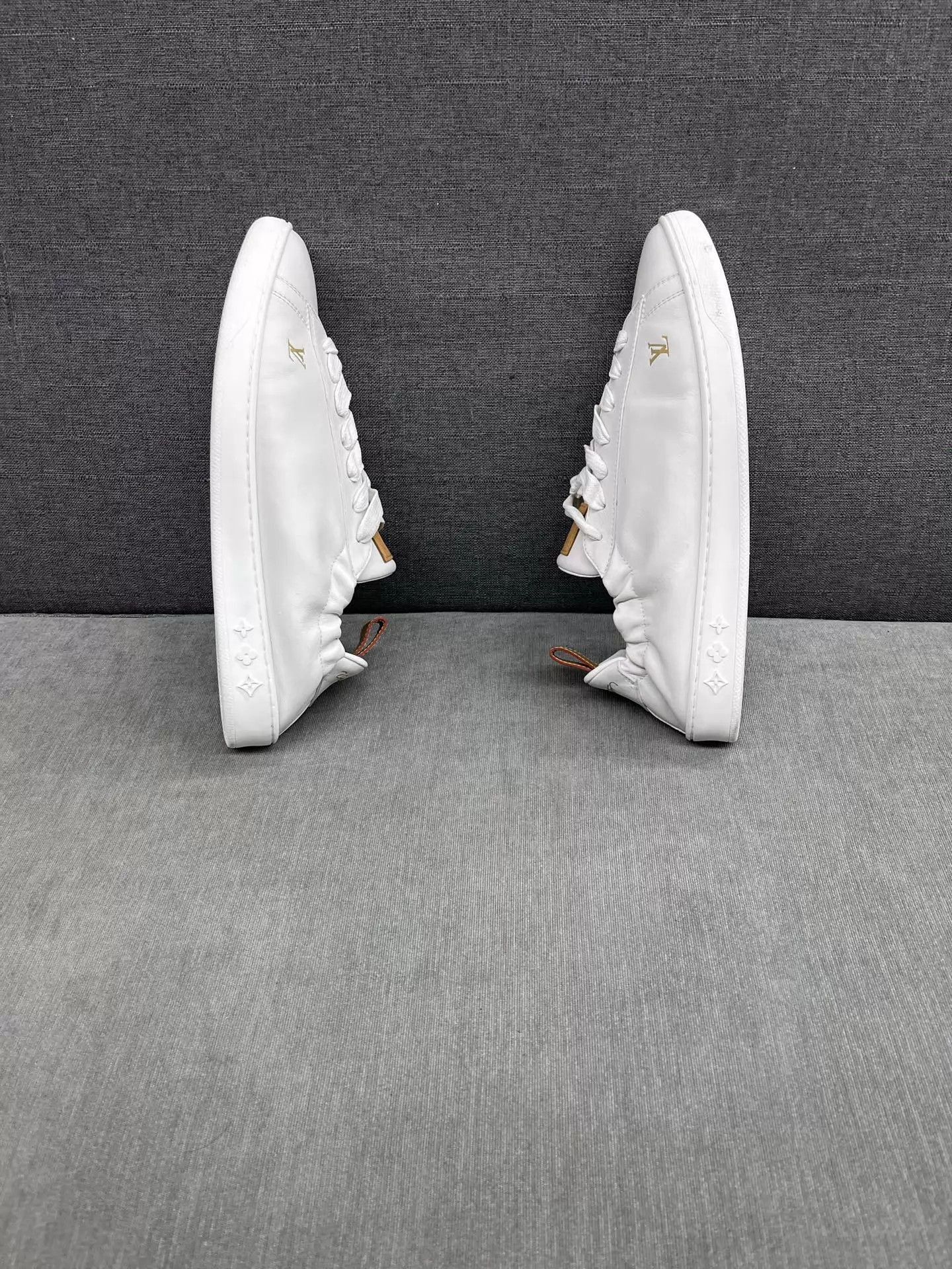 Louis Vuitton White Low-Top Leather Sneakers Size 10 Size US 10 / EU 43 - 4 Thumbnail