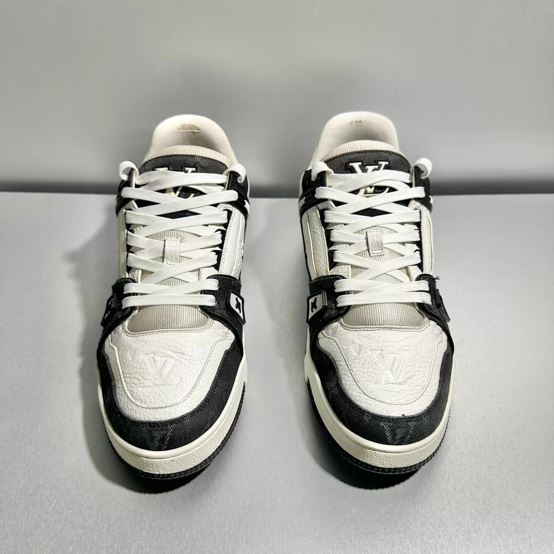 Louis Vuitton Multi-Color Low-Top Sneakers Size US 9 / EU 42 - 2 Thumbnail