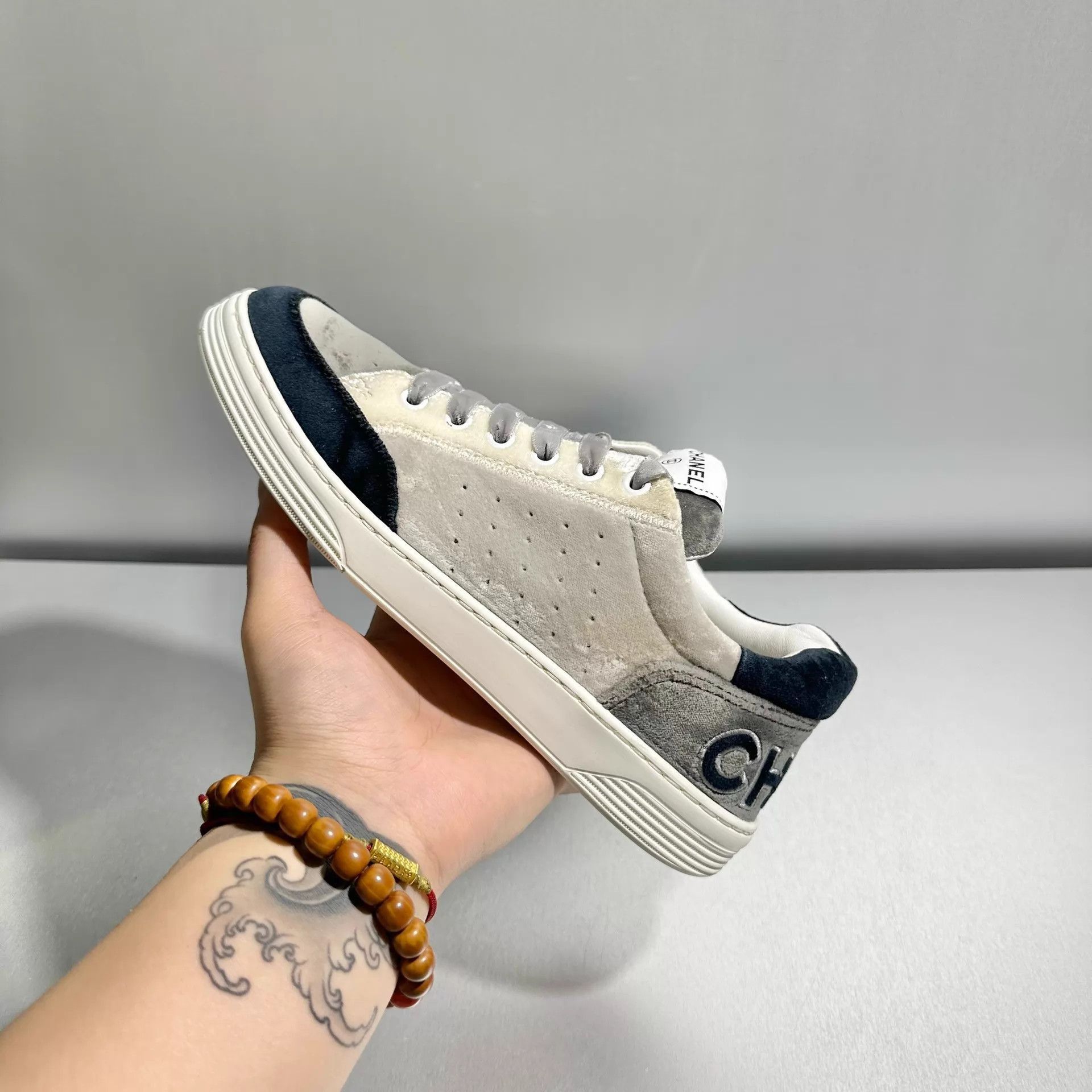 Chanel Multi-Color Low-Top Sneakers Size US 6 / EU 39 - 9 Thumbnail