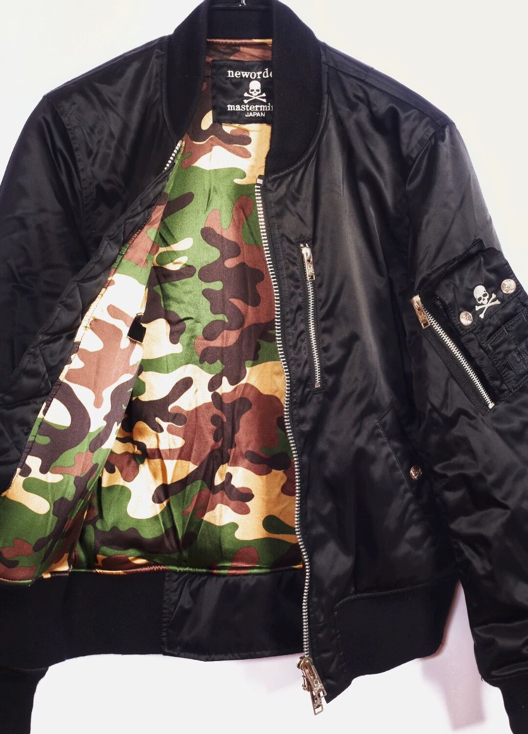 Mastermind Japan Black Satin Bomber Jacket with Skull Patch Size US S / EU 44-46 / 1 - 3 Thumbnail