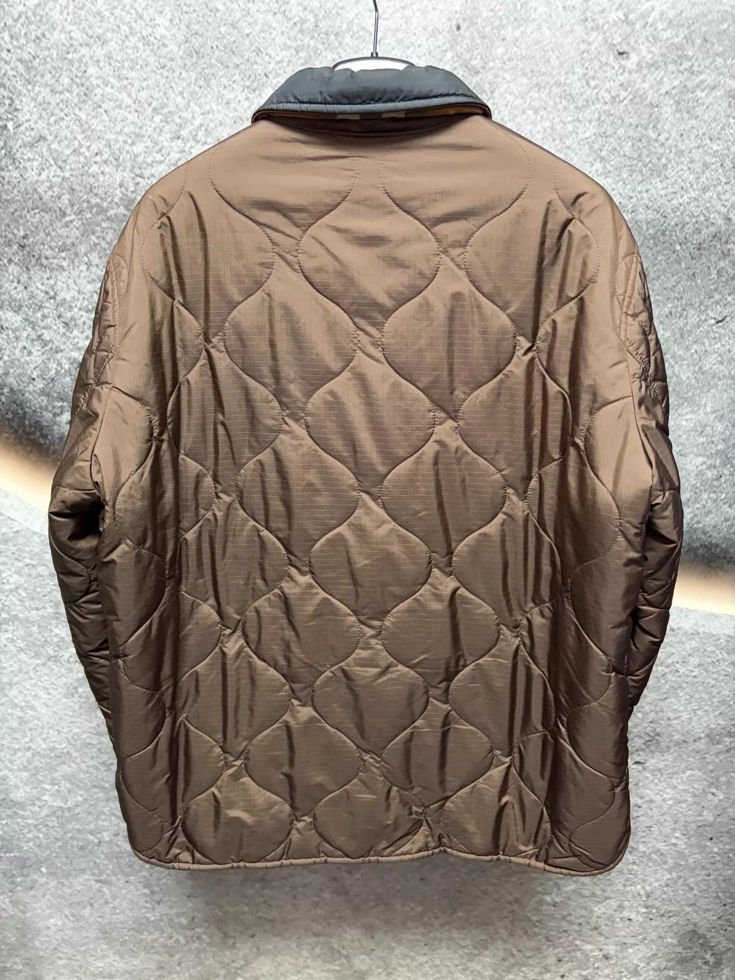 Burberry Brown Quilted Jacket with Button Front - Size L Size US L / EU 52-54 / 3 - 2 Thumbnail