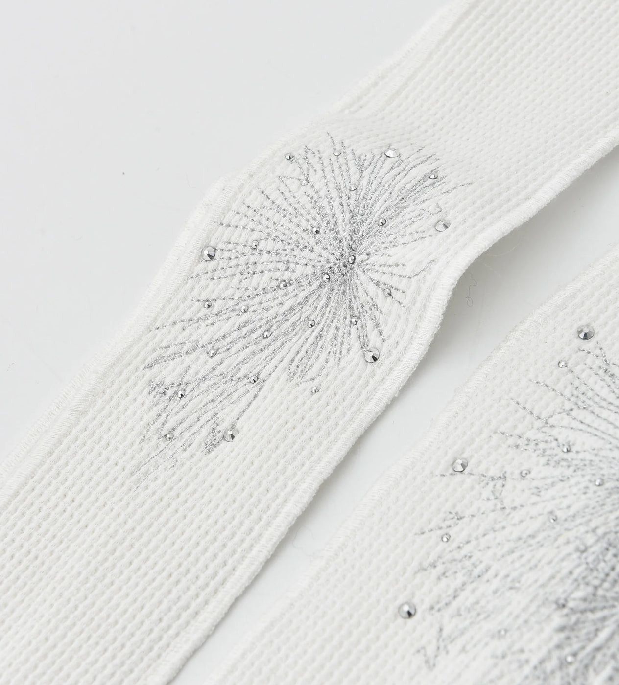 Birth of Royal Child Fireworks Rhinestone Durag White Size ONE SIZE - 4 Thumbnail