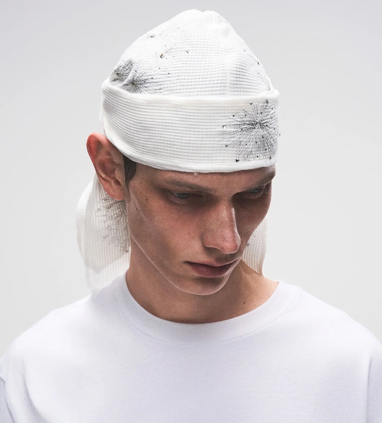 Birth of Royal Child Fireworks Rhinestone Durag White Size ONE SIZE - 3 Thumbnail