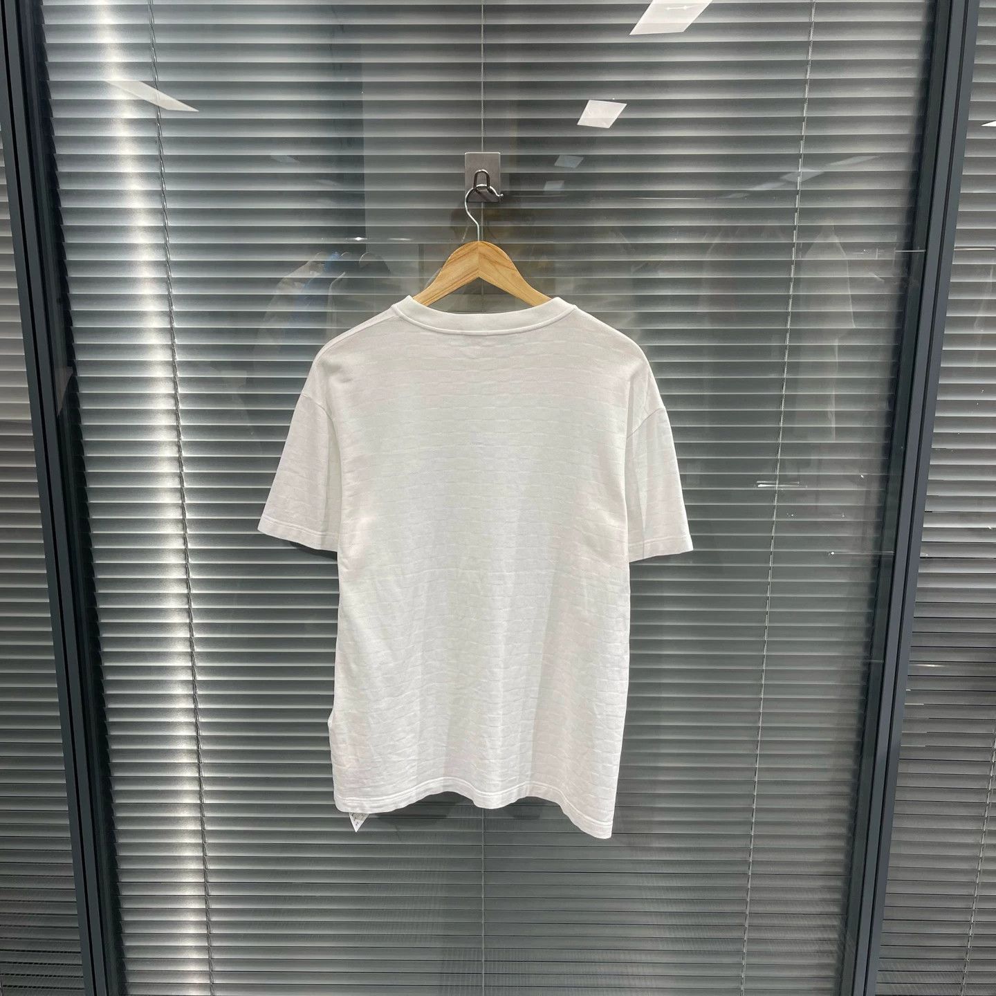 Louis Vuitton White Short-Sleeve Crewneck T-Shirt Size US S / EU 44-46 / 1 - 2 Thumbnail
