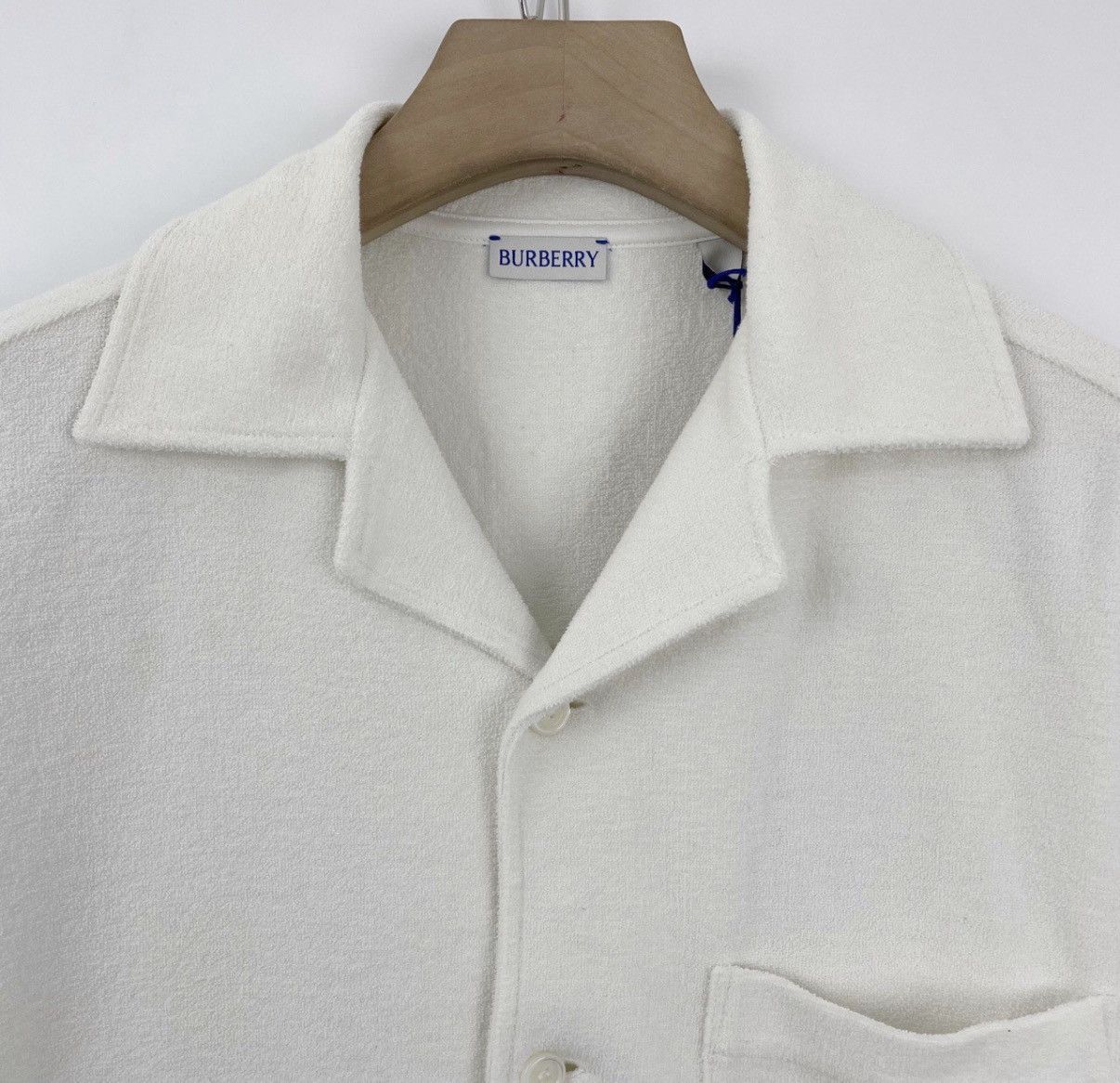 Burberry White Short Sleeve Button-Up Shirt with Emblem Size US M / EU 48-50 / 2 - 4 Thumbnail