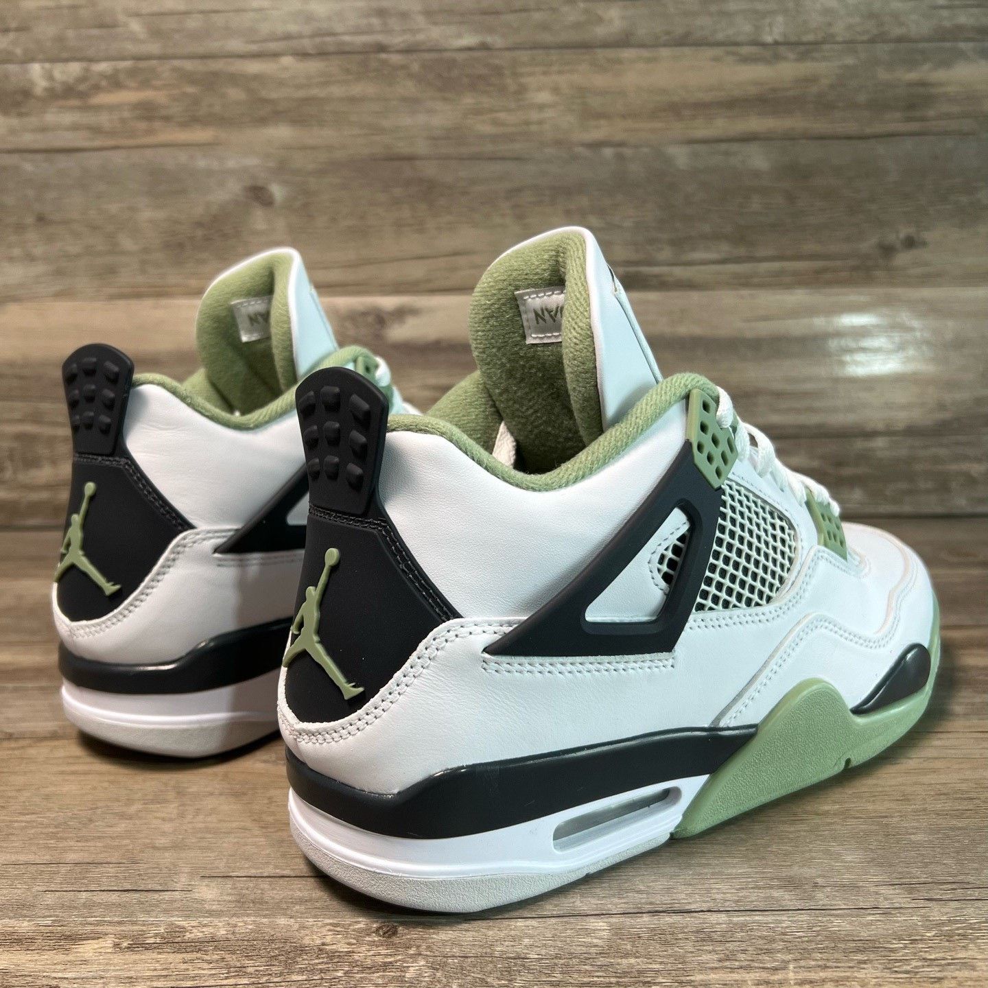 Nike Nike AJ4 Green Lowtop Sneakers 42 Men Size US 9 / EU 42 - 3 Thumbnail