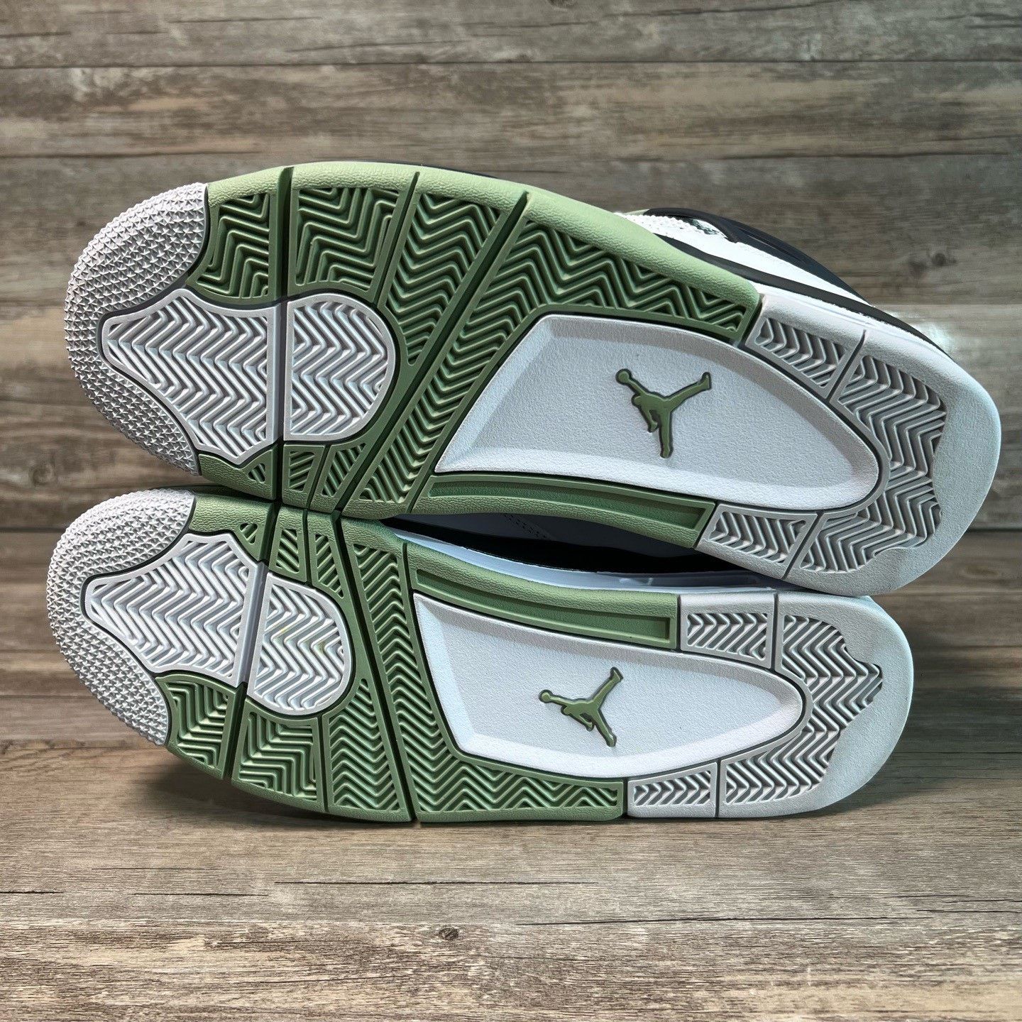 Nike Nike AJ4 Green Lowtop Sneakers 42 Men Size US 9 / EU 42 - 6 Thumbnail