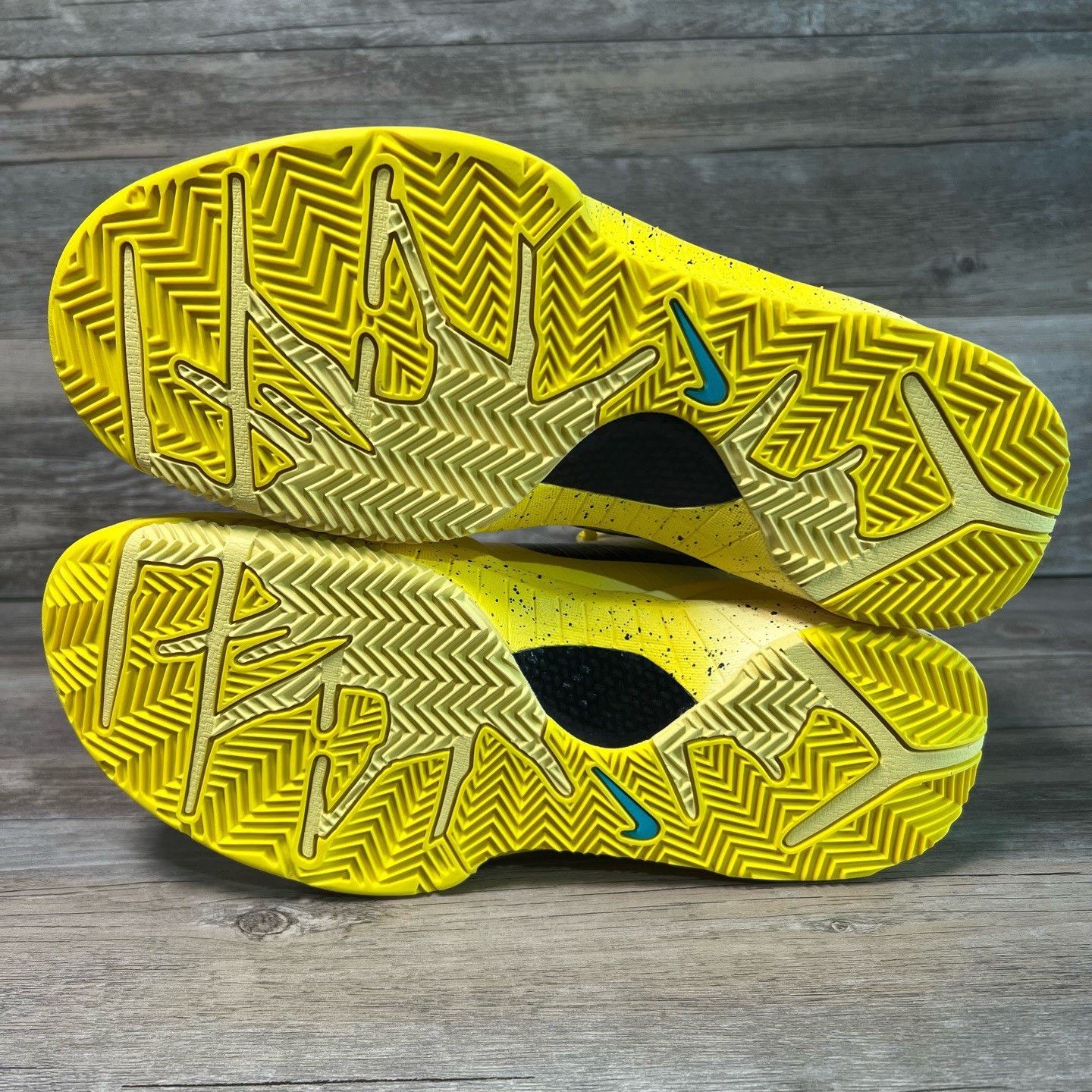 Nike Nike KOBE 4 Yellow Lowtop Sneakers 43 Men Size US 10 / EU 43 - 6 Thumbnail