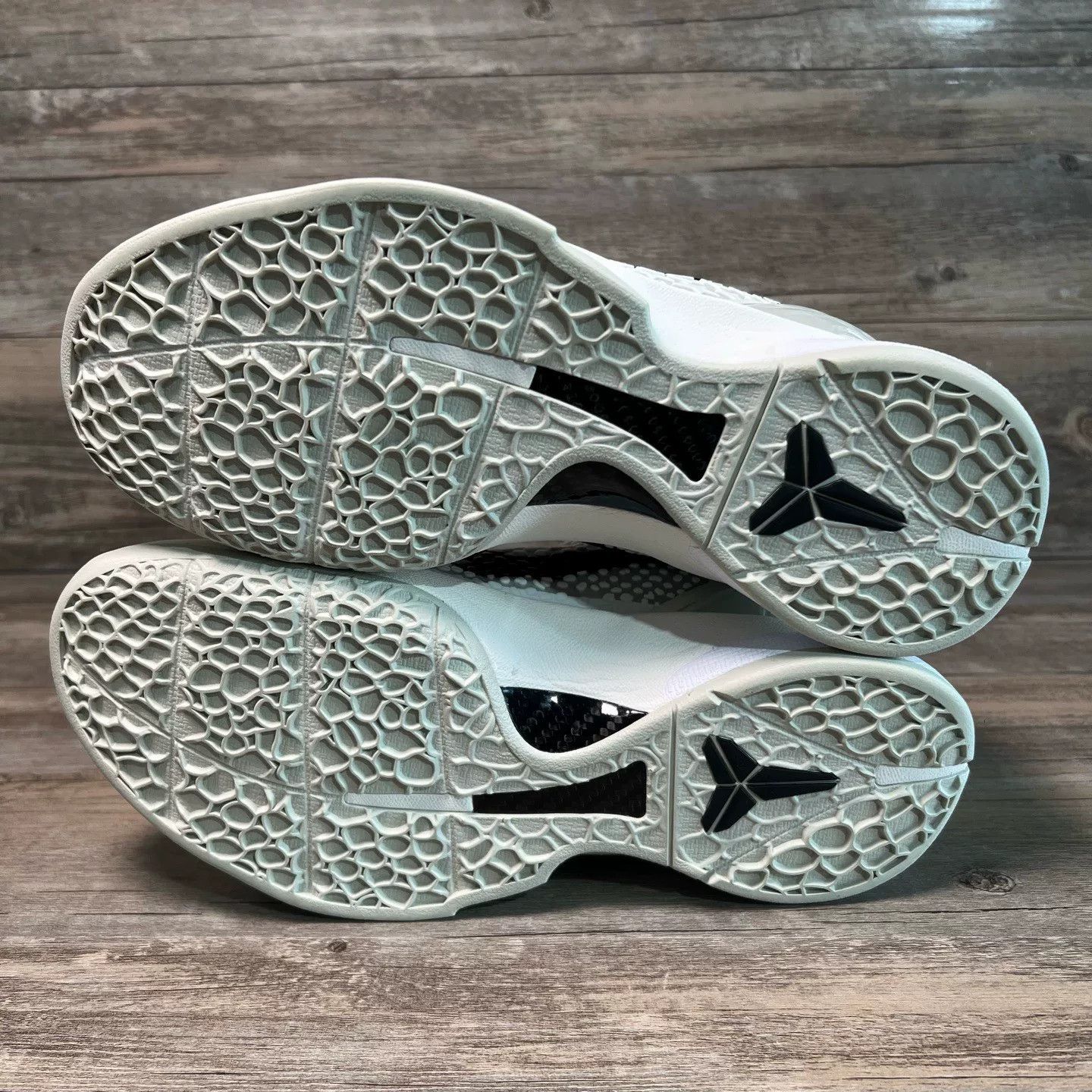 Nike Nike KOBE 6 White Lowtop Sneakers 42 Men Size US 9 / EU 42 - 6 Thumbnail