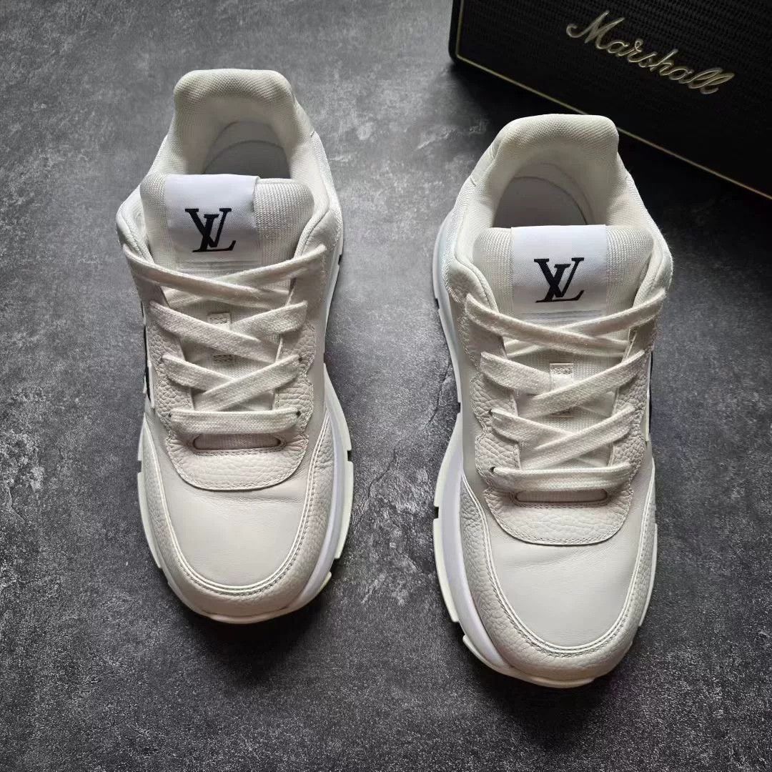 Louis Vuitton Louis Vuitton Black Lowtop Sneakers 40 Men Size US 7.5 / EU 40-41 - 3 Thumbnail