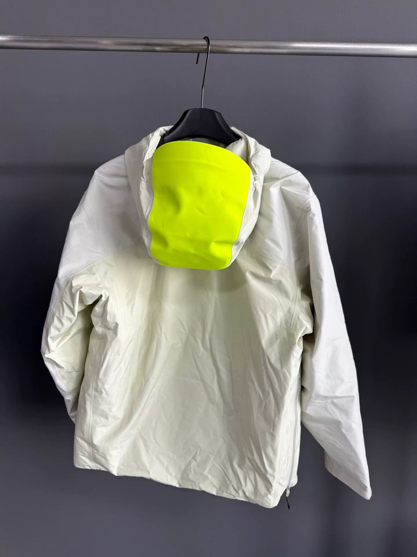 Arc'teryx Arc'teryx White Hoodie M Men Size US M / EU 48-50 / 2 - 2 Thumbnail
