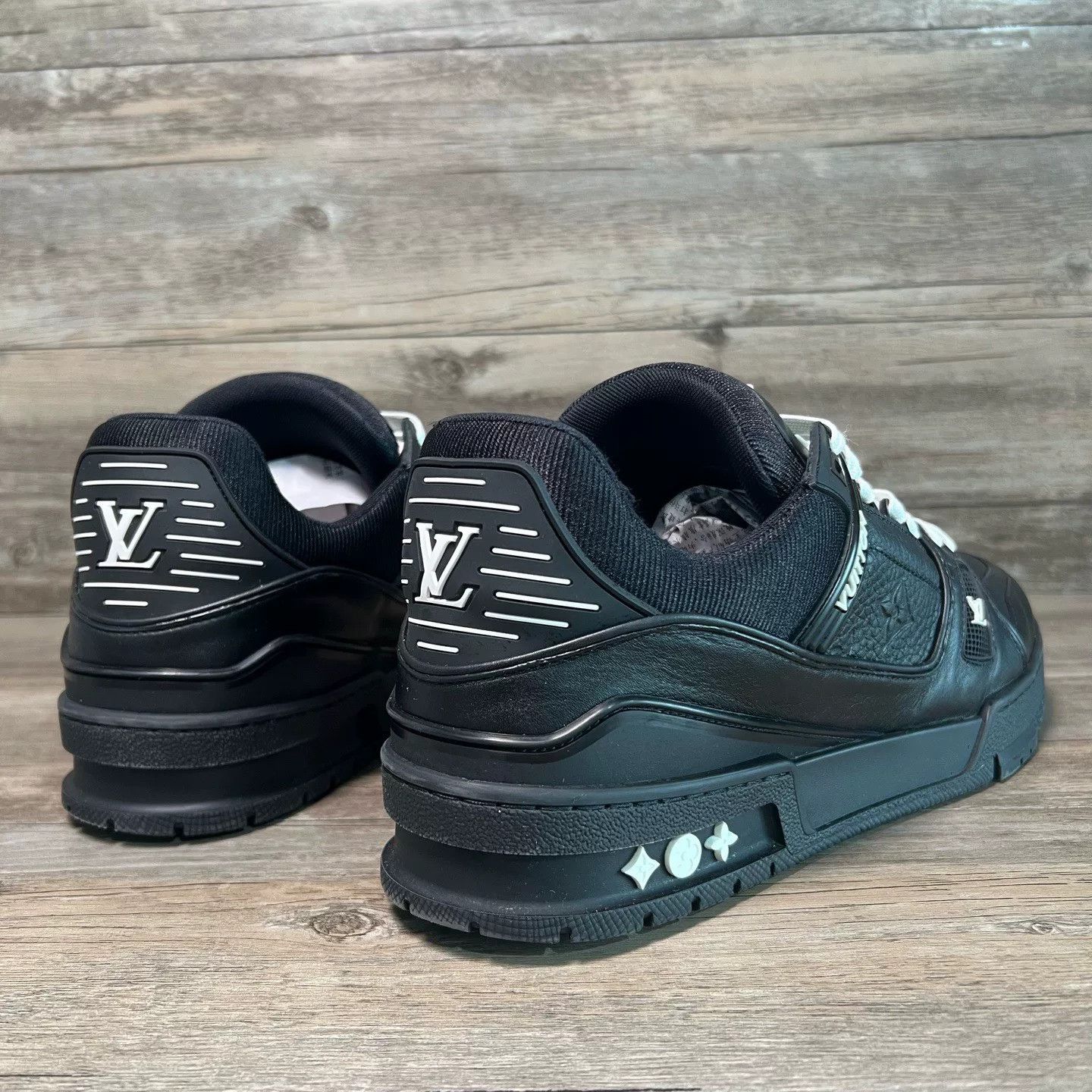 Louis Vuitton Louis Vuitton Training Black Lowtop Sneakers 42 Men Size US 9 / EU 42 - 3 Thumbnail