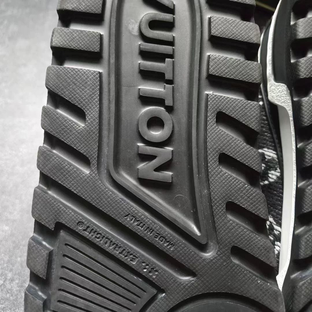 Louis Vuitton Louis Vuitton Training Black Lowtop Sneakers 41 Men Size US 8.5 / EU 41-42 - 8 Thumbnail