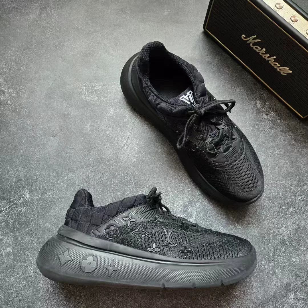 Louis Vuitton Louis Vuitton Black Lowtop Sneakers 41 Men Size US 8.5 / EU 41-42 - 5 Thumbnail