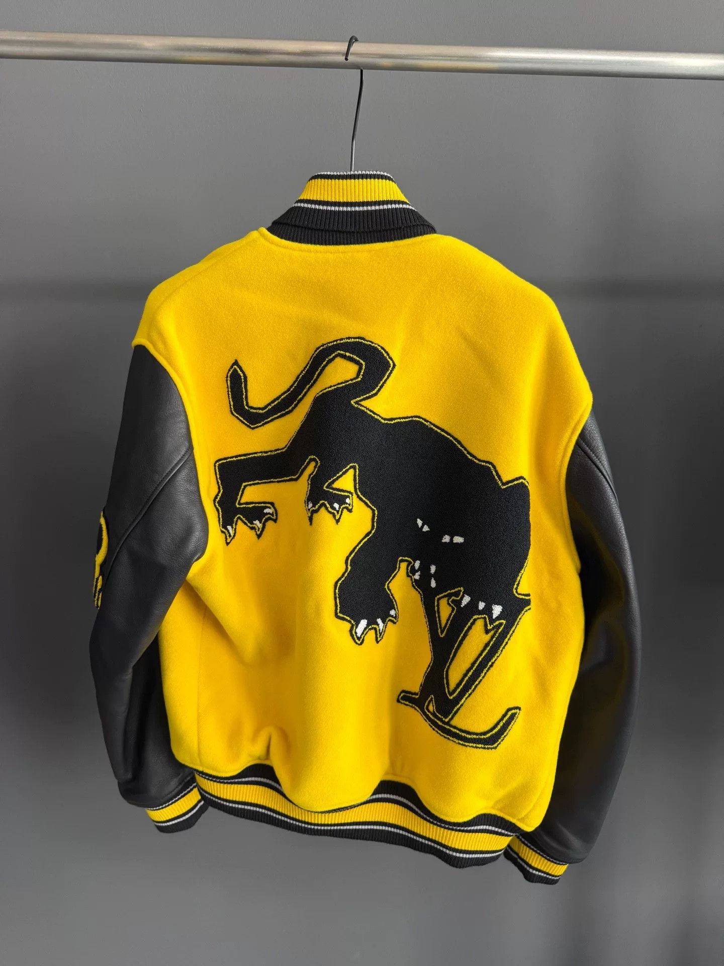 Louis Vuitton Louis Vuitton Embroidered Yellow Light Jacket 50 Men Size US XL / EU 56 / 4 - 2 Thumbnail