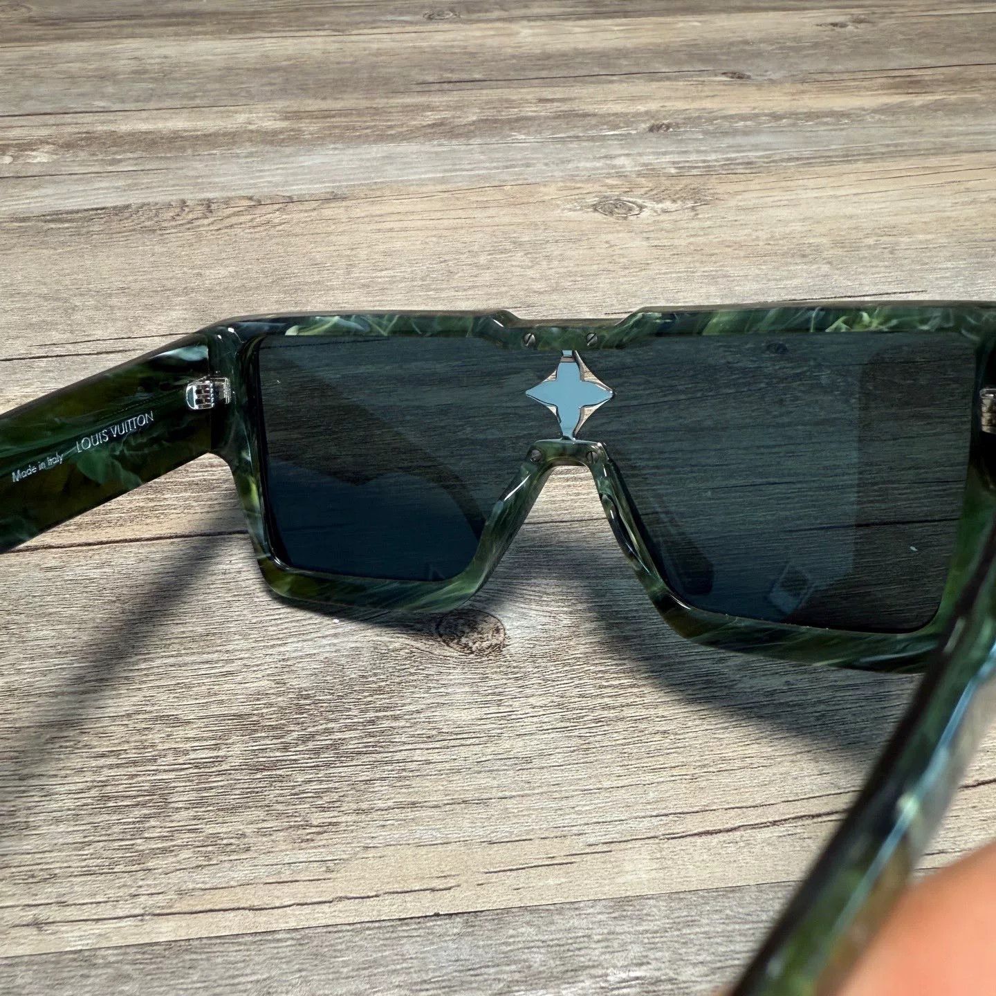 Louis Vuitton Louis Vuitton Green Item M Men Size ONE SIZE - 4 Thumbnail