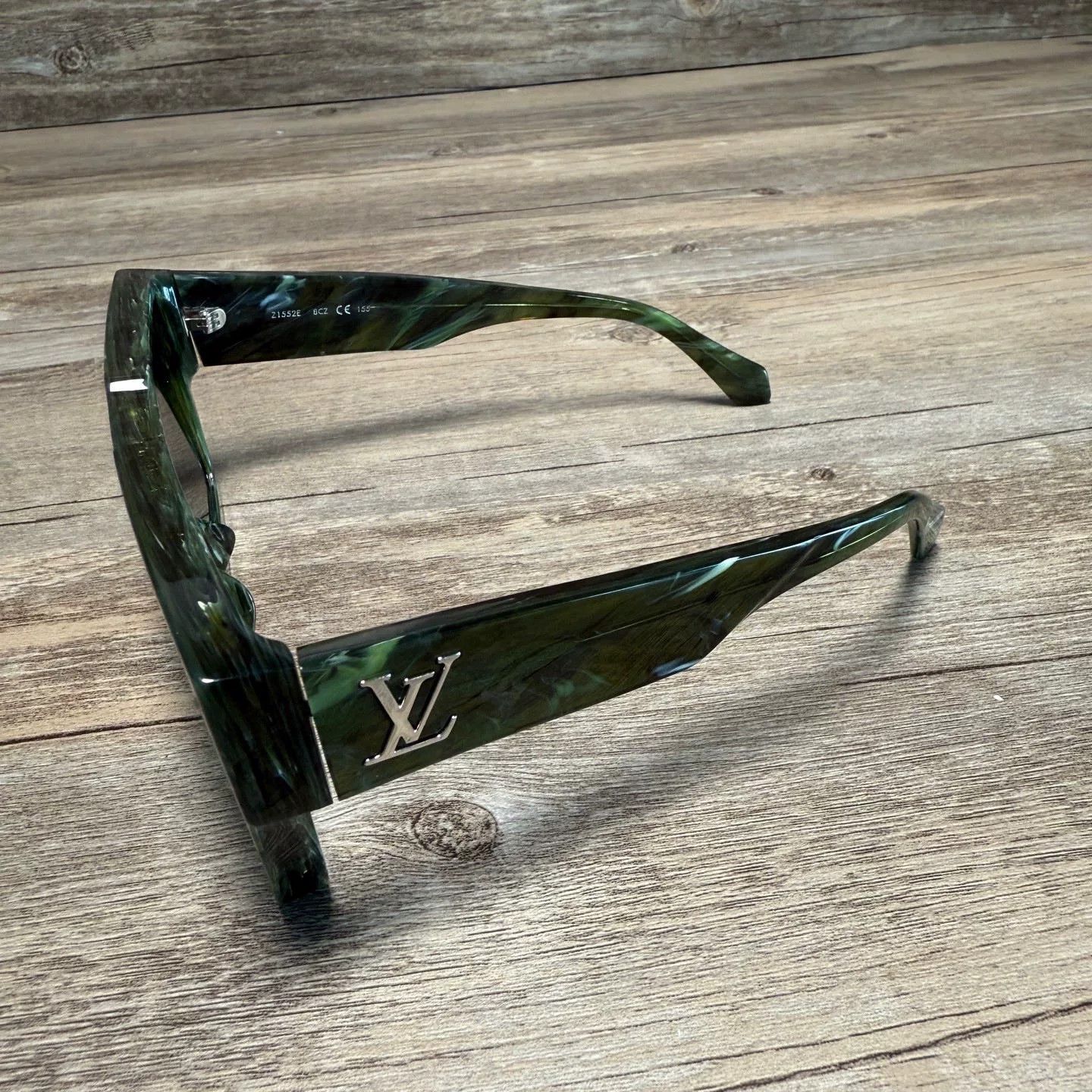 Louis Vuitton Louis Vuitton Green Item M Men Size ONE SIZE - 2 Thumbnail