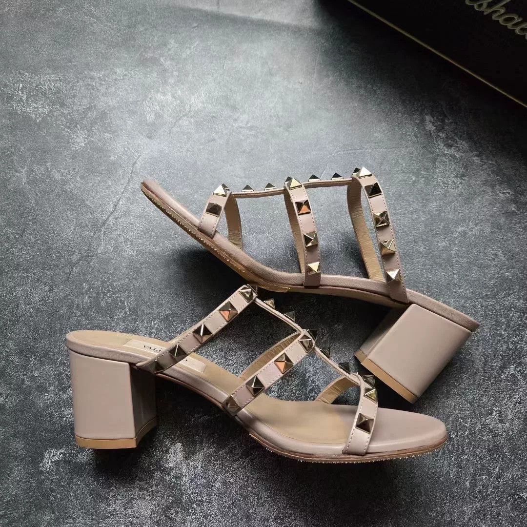 Valentino Valentino Pink Sandals 35 Women Size US 5 / IT 35 - 2 Thumbnail
