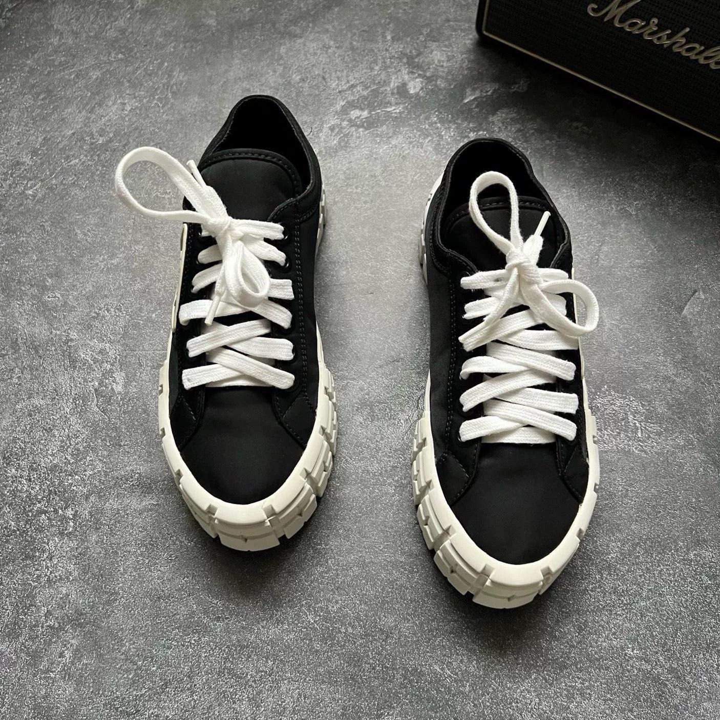 Prada Prada Black Lowtop Sneakers 38 Women Size US 7.5 / IT 37.5 - 3 Thumbnail