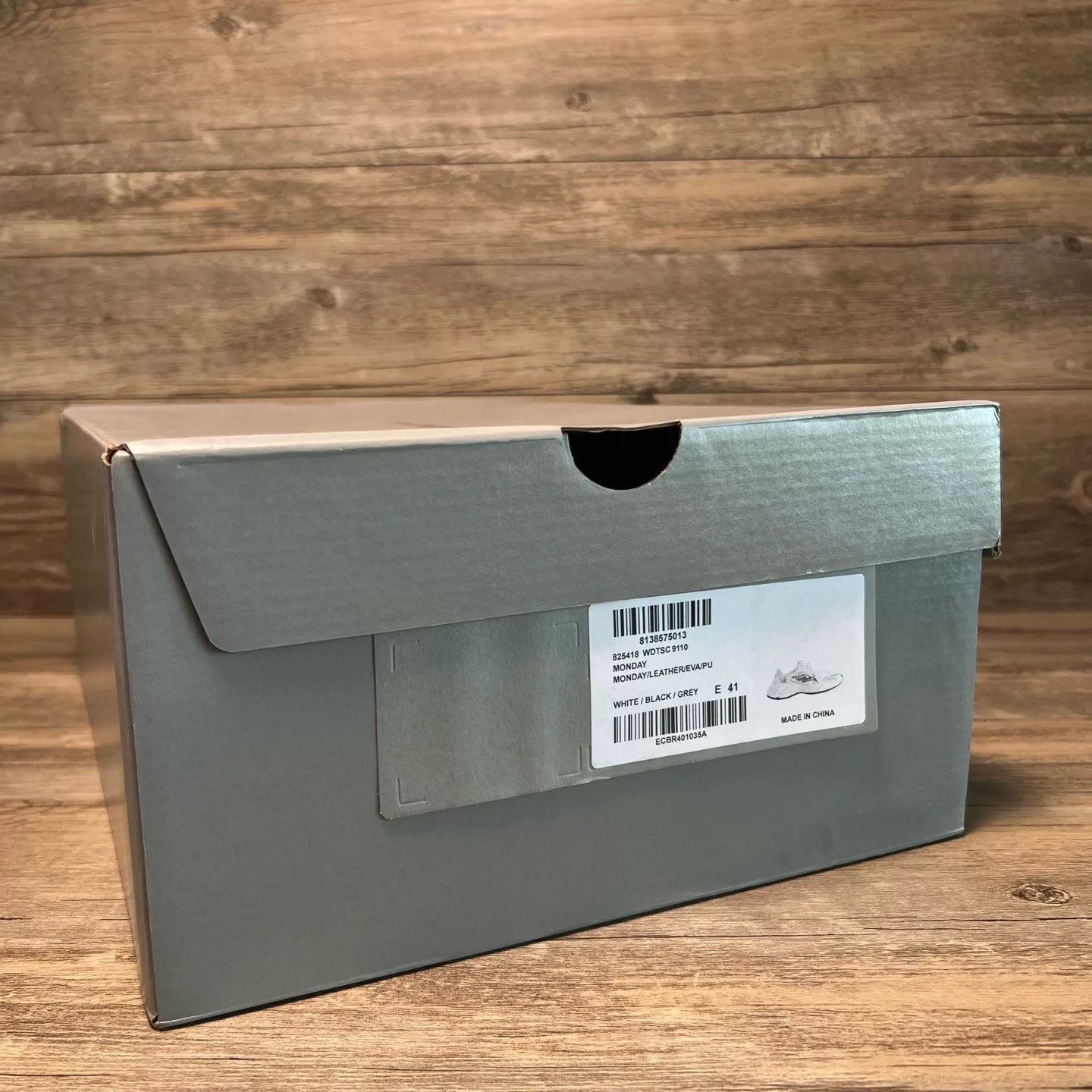 Balenciaga Balenciaga Distressed White Lowtop Sneakers 41 Men Size US 8.5 / EU 41-42 - 8 Thumbnail