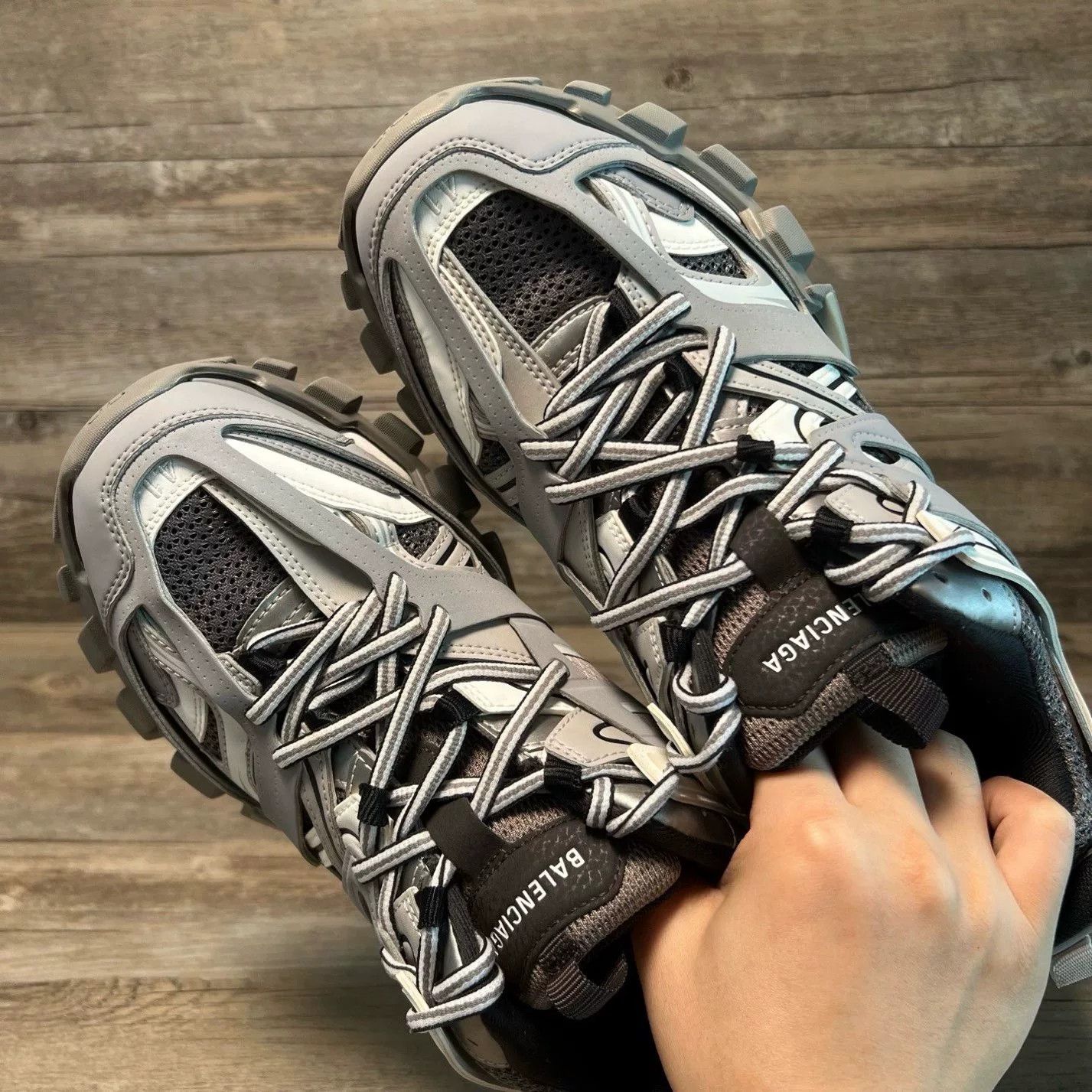 Balenciaga Balenciaga Gray Lowtop Sneakers 41 Women Size US 10 / IT 40 - 5 Thumbnail