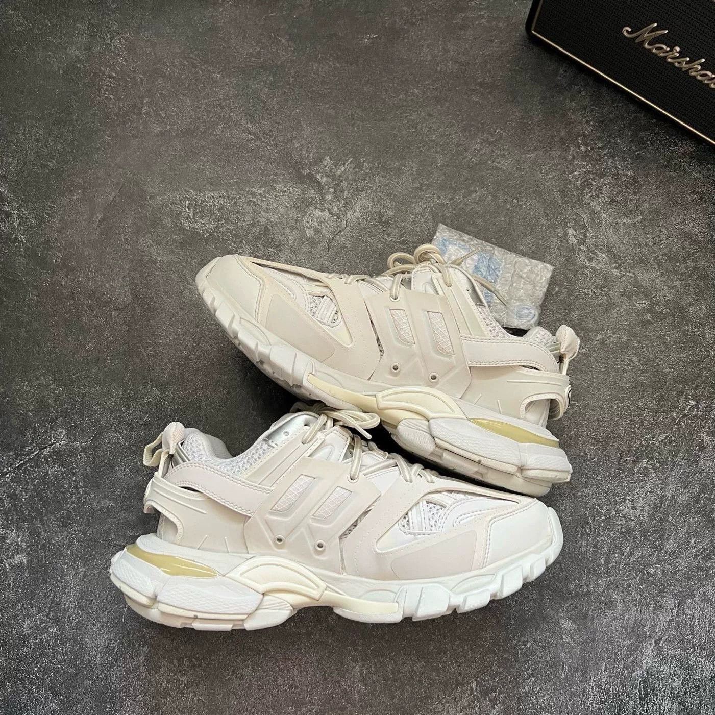 Balenciaga Balenciaga White Lowtop Sneakers 38 Women Size US 7.5 / IT 37.5 - 2 Thumbnail