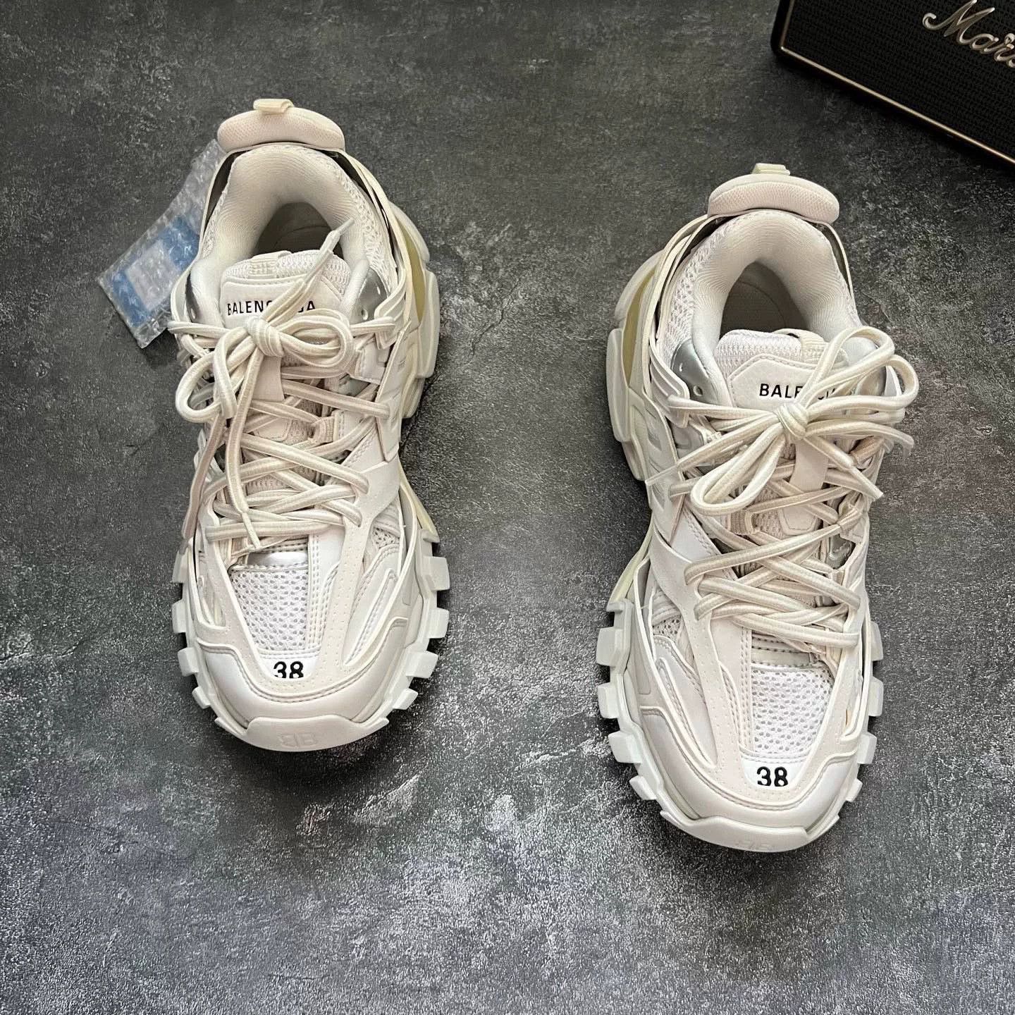 Balenciaga Balenciaga White Lowtop Sneakers 38 Women Size US 7.5 / IT 37.5 - 3 Thumbnail