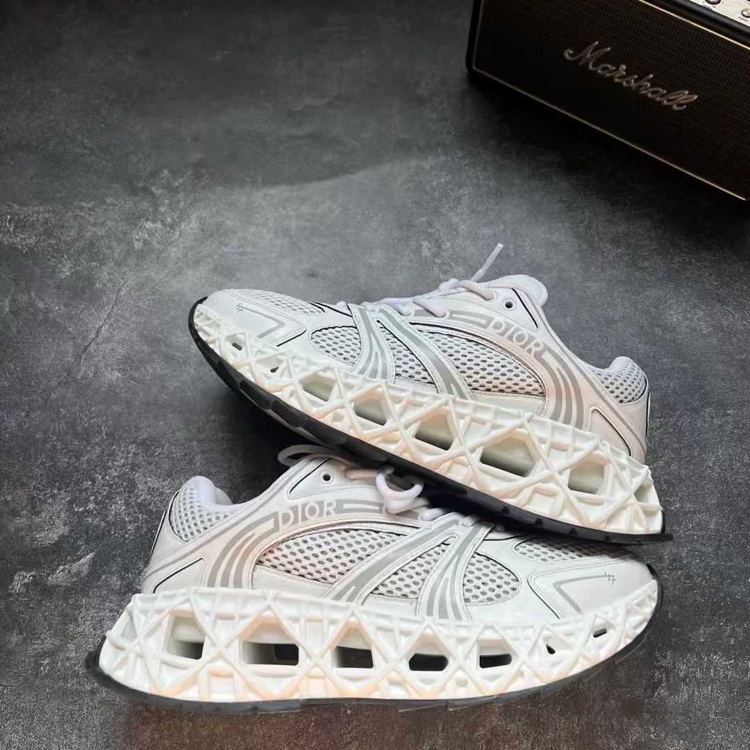Dior Dior White Lowtop Sneakers 35 Men Size US 5 / EU 37 - 2 Thumbnail