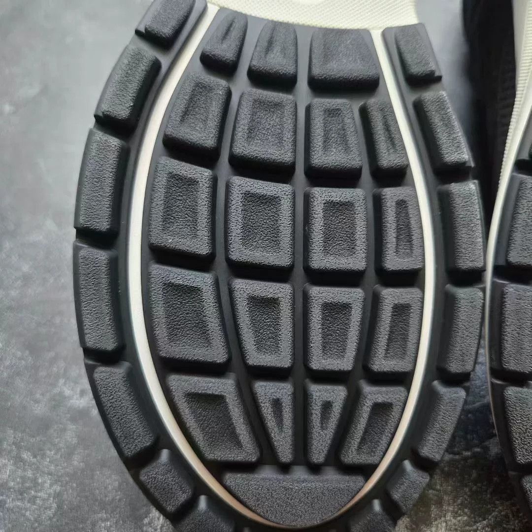 Chanel Chanel Black Lowtop Sneakers 24 Women Size US 8 / IT 38 - 8 Thumbnail